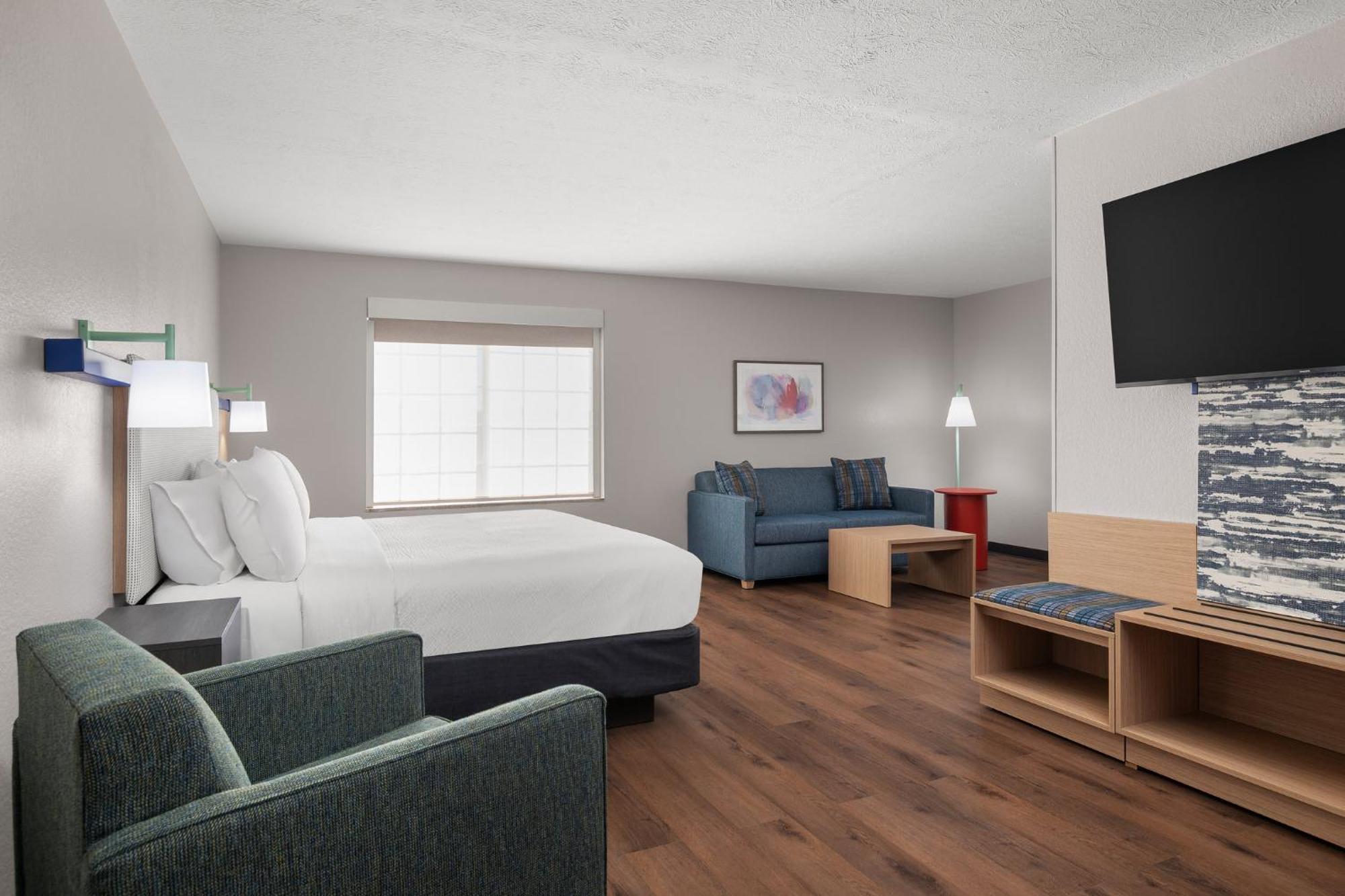 One-Bedroom King Suite