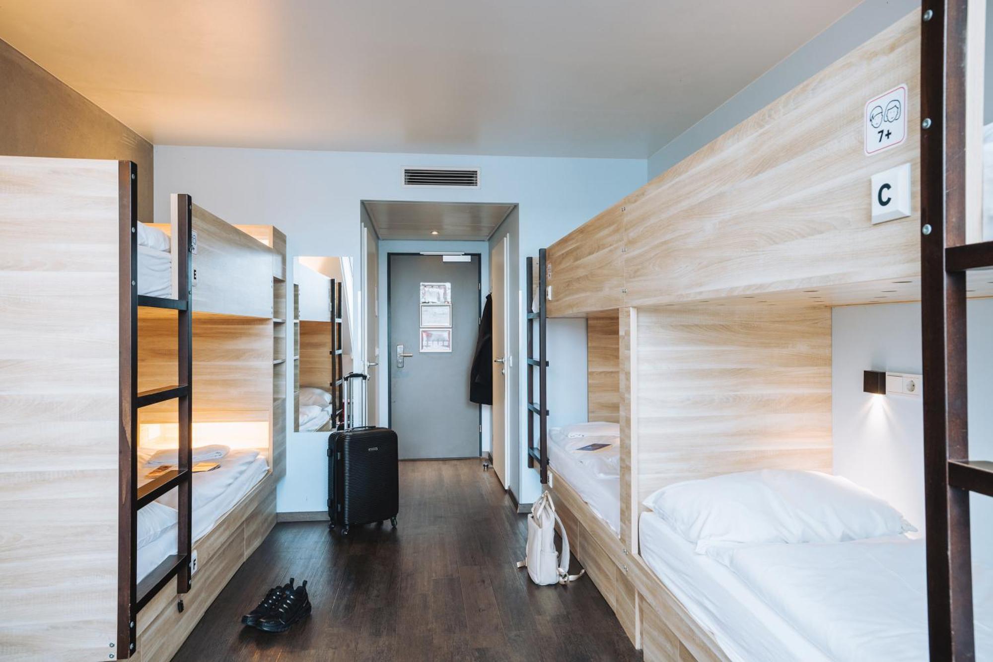 Bed 6-Bed Female Dormitory Room