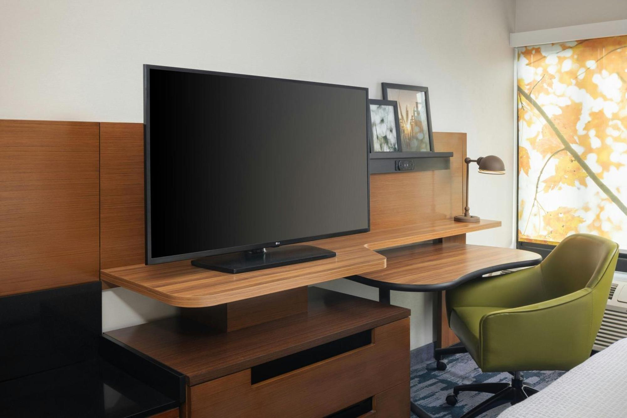 Queen Room with Two Queen Beds - Hearing Accessible