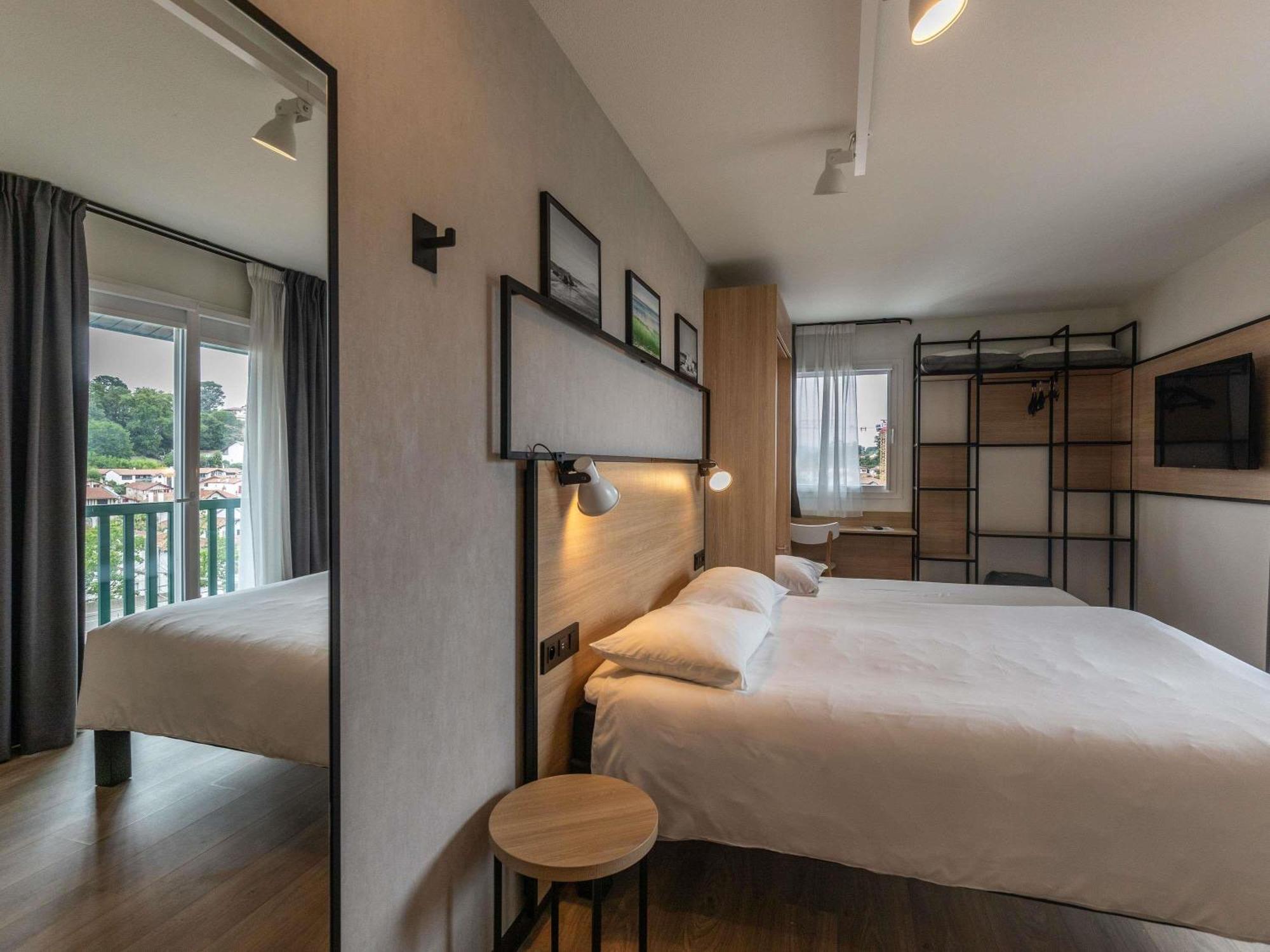 Triple Room with One Double Bed and One Single Bed,1742821836:JPEG