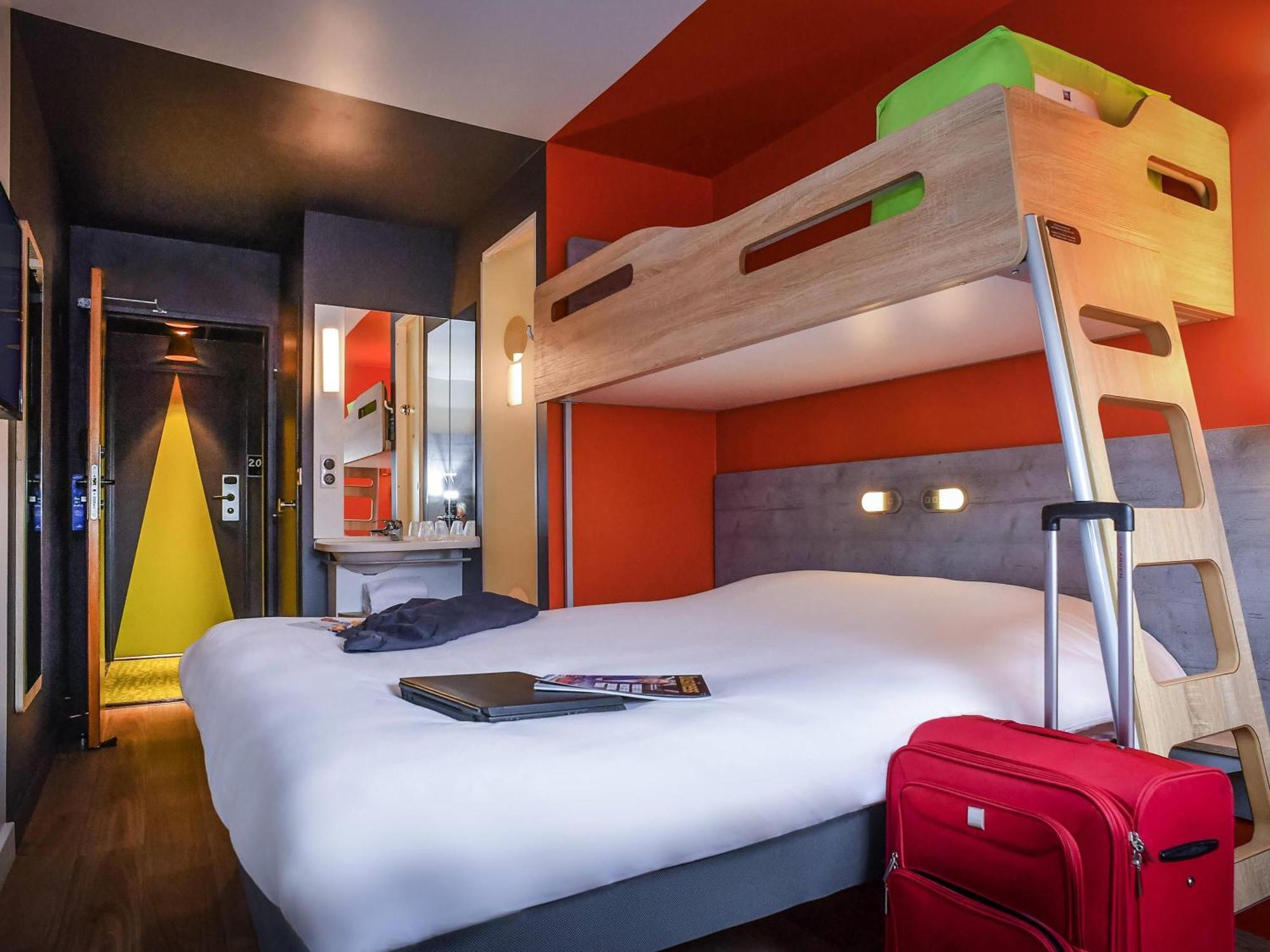Triple Room One Double Bed One Bunk Bed
