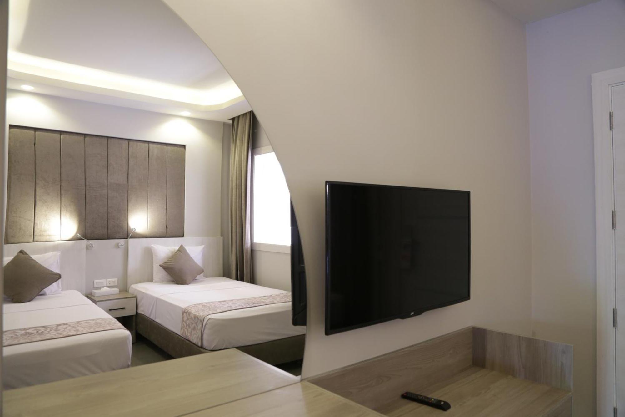Deluxe Family Suite