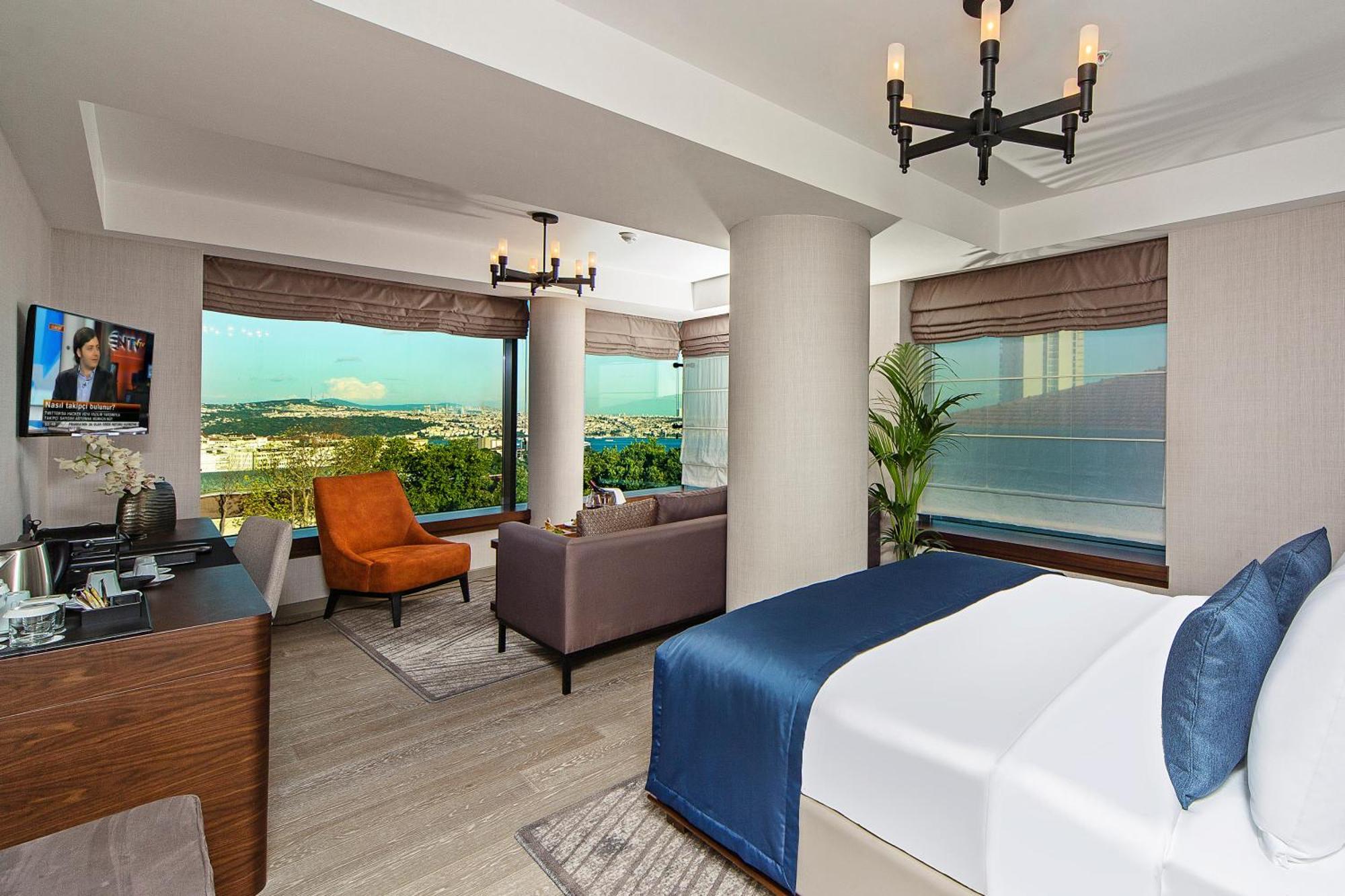 Luxury Corner Room