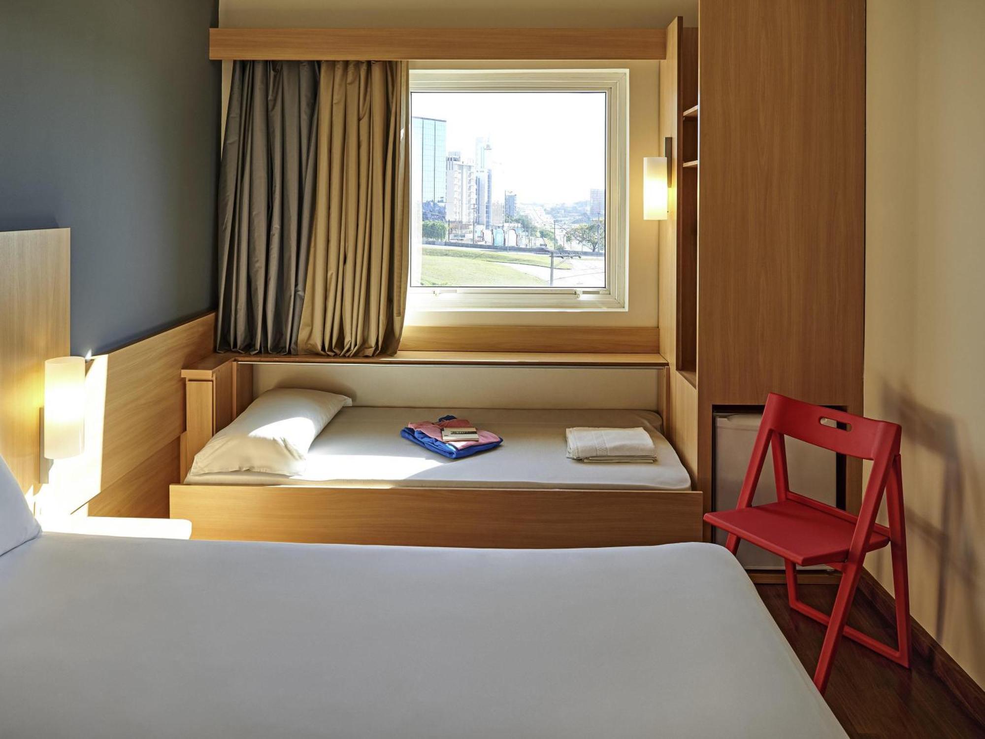 Standard Queen Apartment Extra Bed