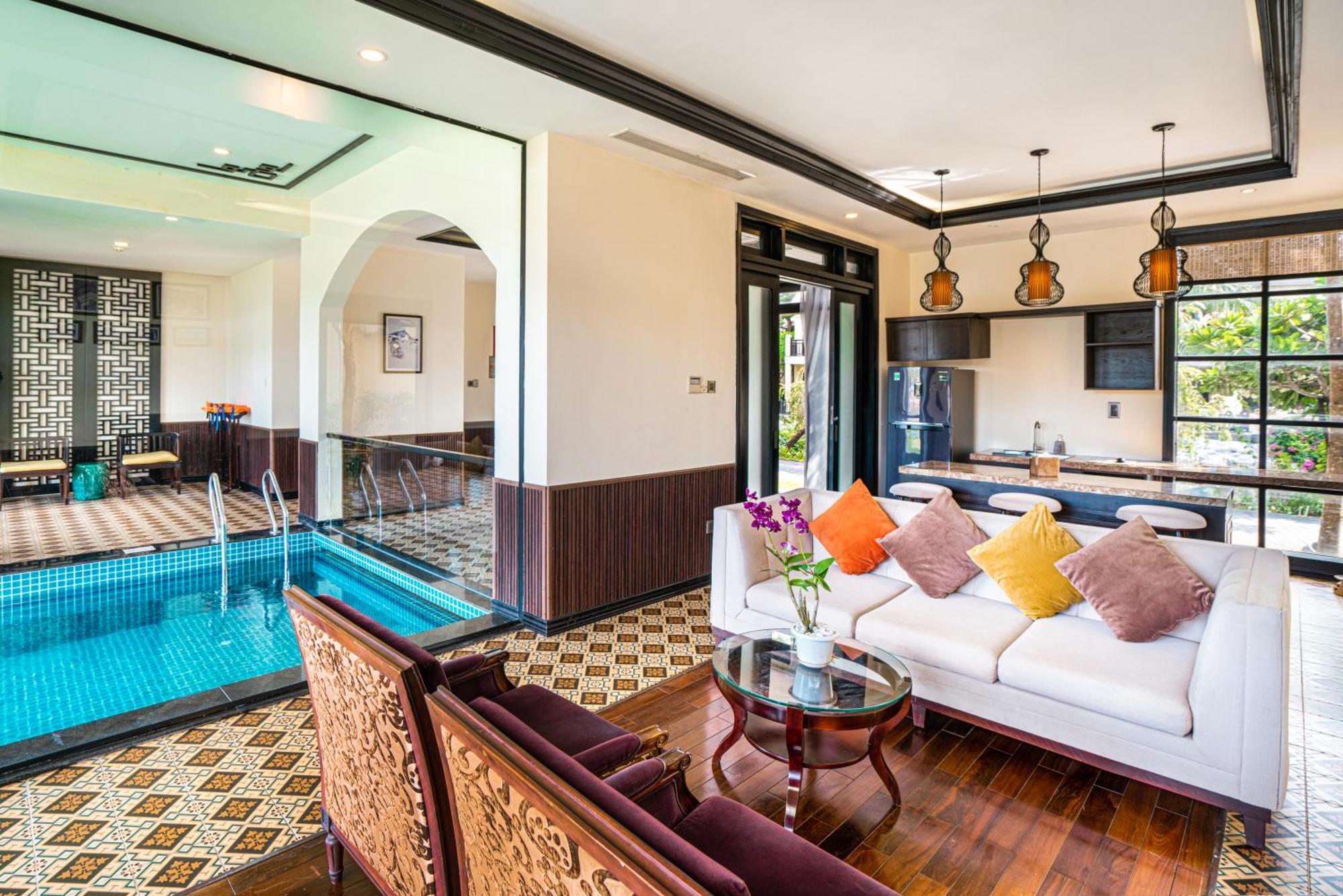 Three-Bedroom Villa Private Pool River View