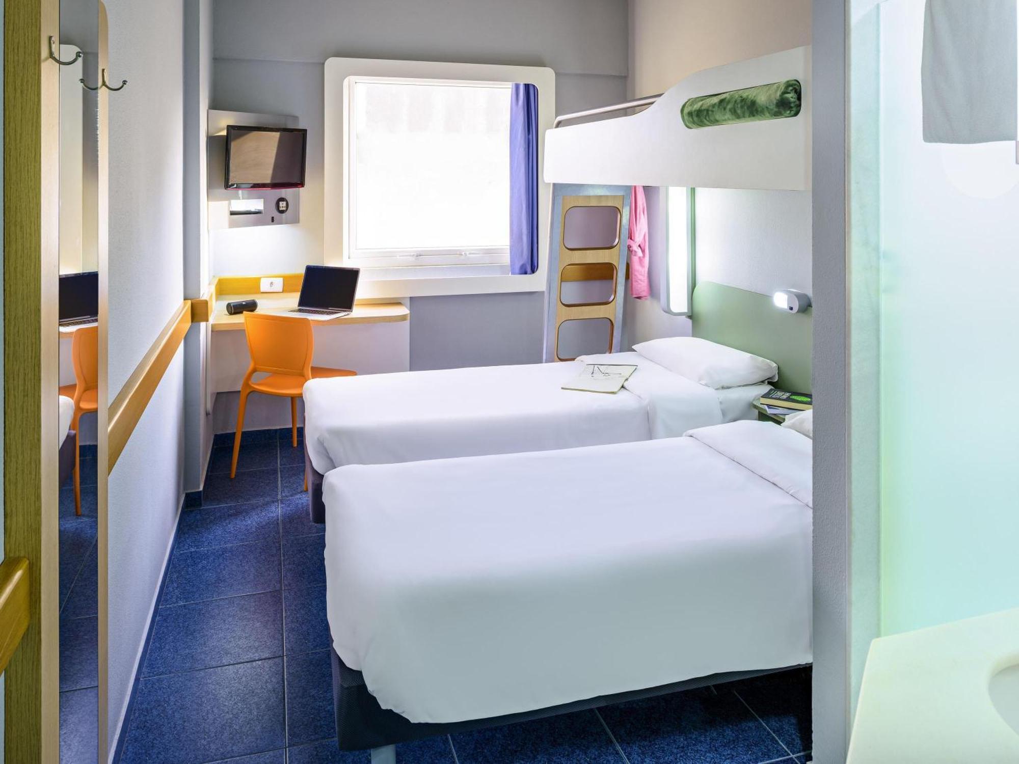 Twin Room Two Single Beds Bunk Bed