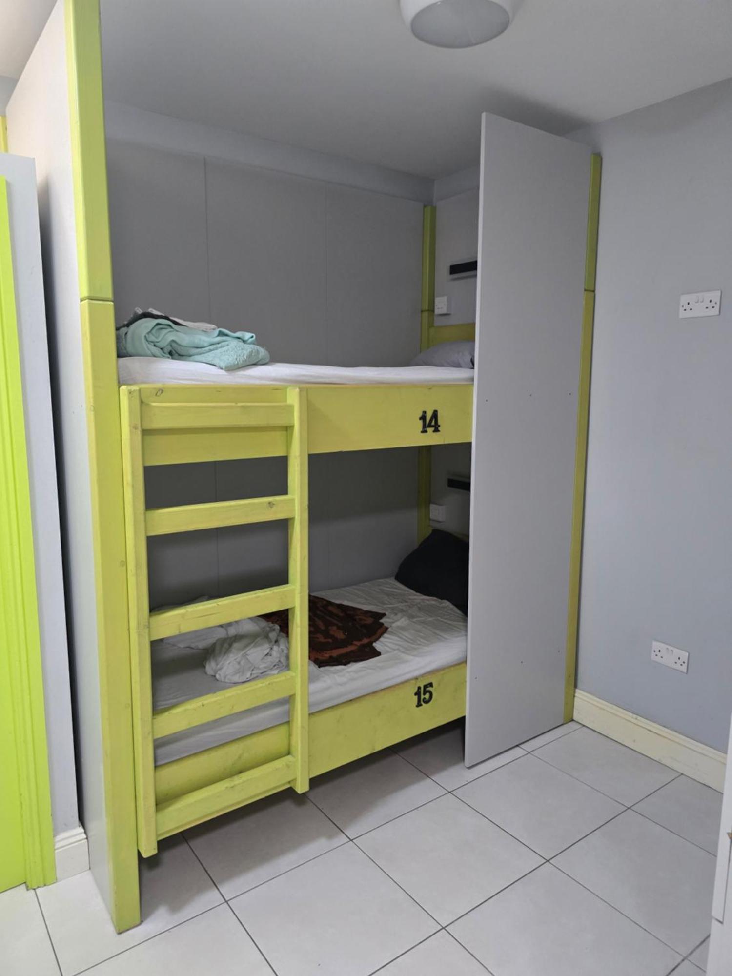Bed 16 Bed Mixed Dormitory Room