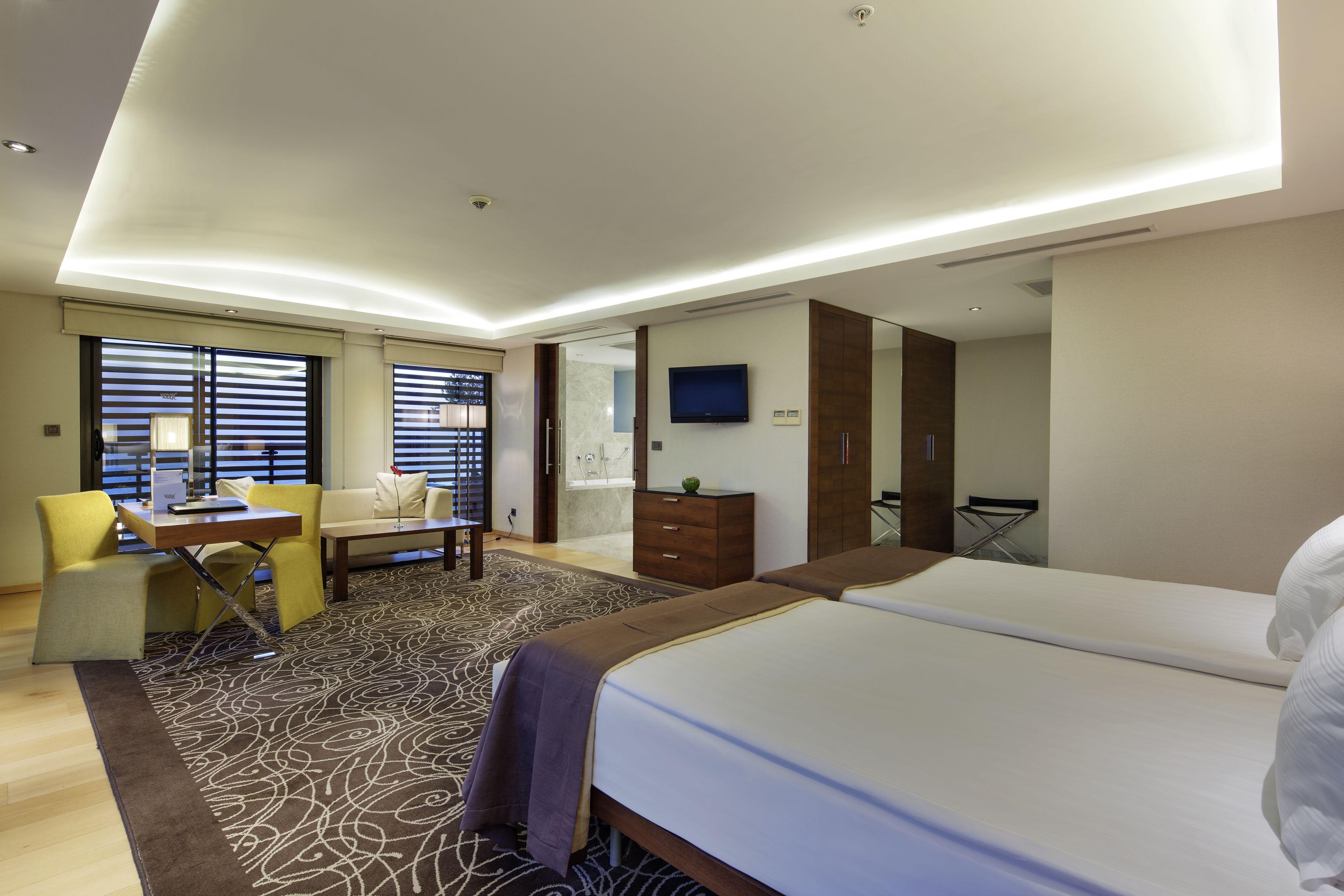 Junior Suite Partial Sea View