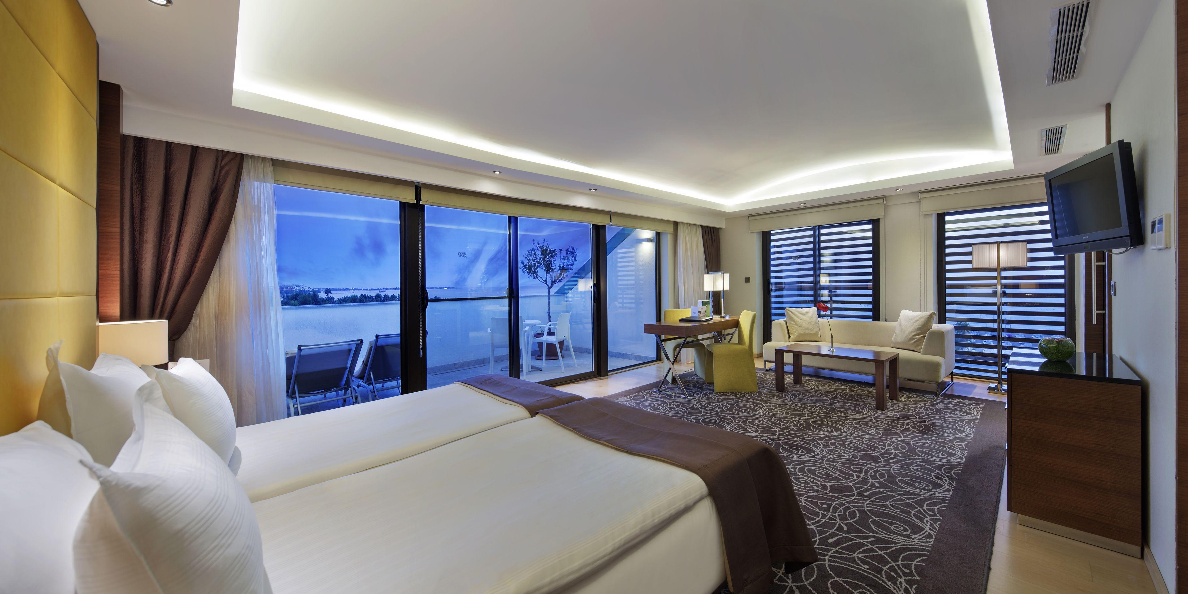 Junior Suite Partial Sea View