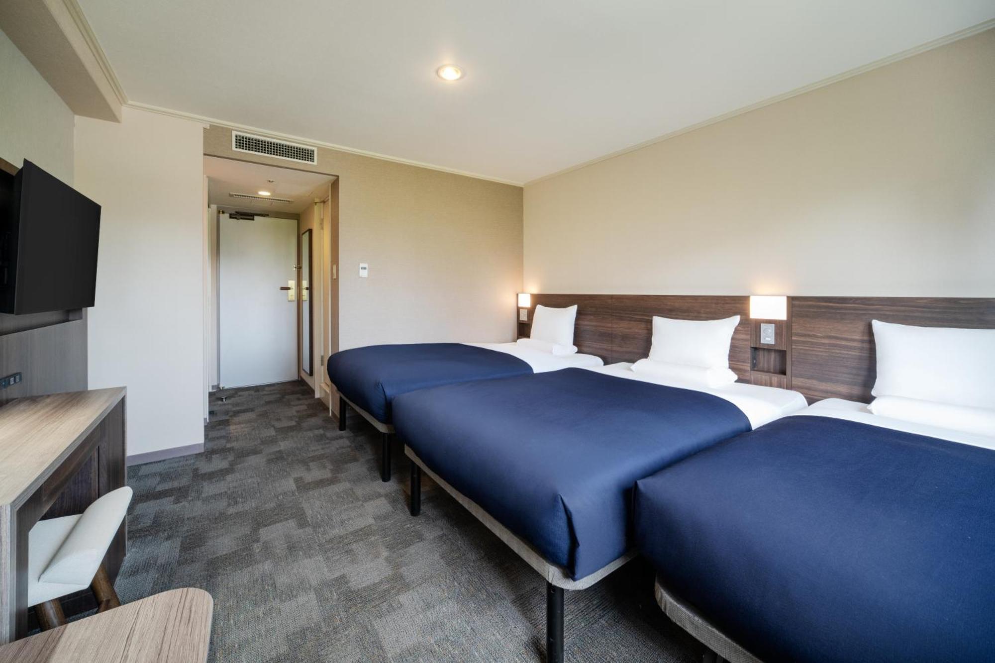 Standard Twin Room 1 extra bed Non-Smoking