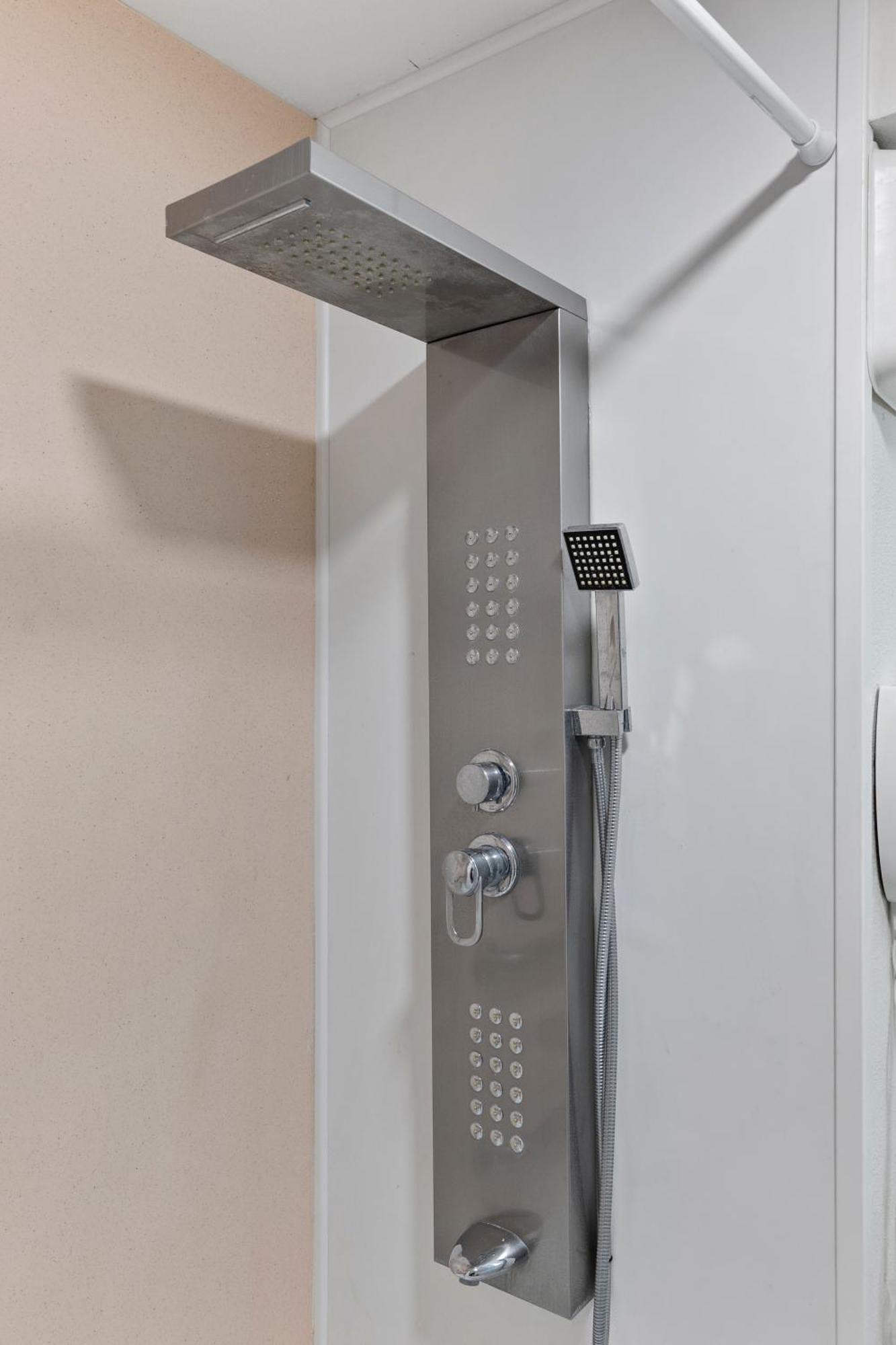 Chambre Simple - Accessible aux Personnes à Mobilité Réduite