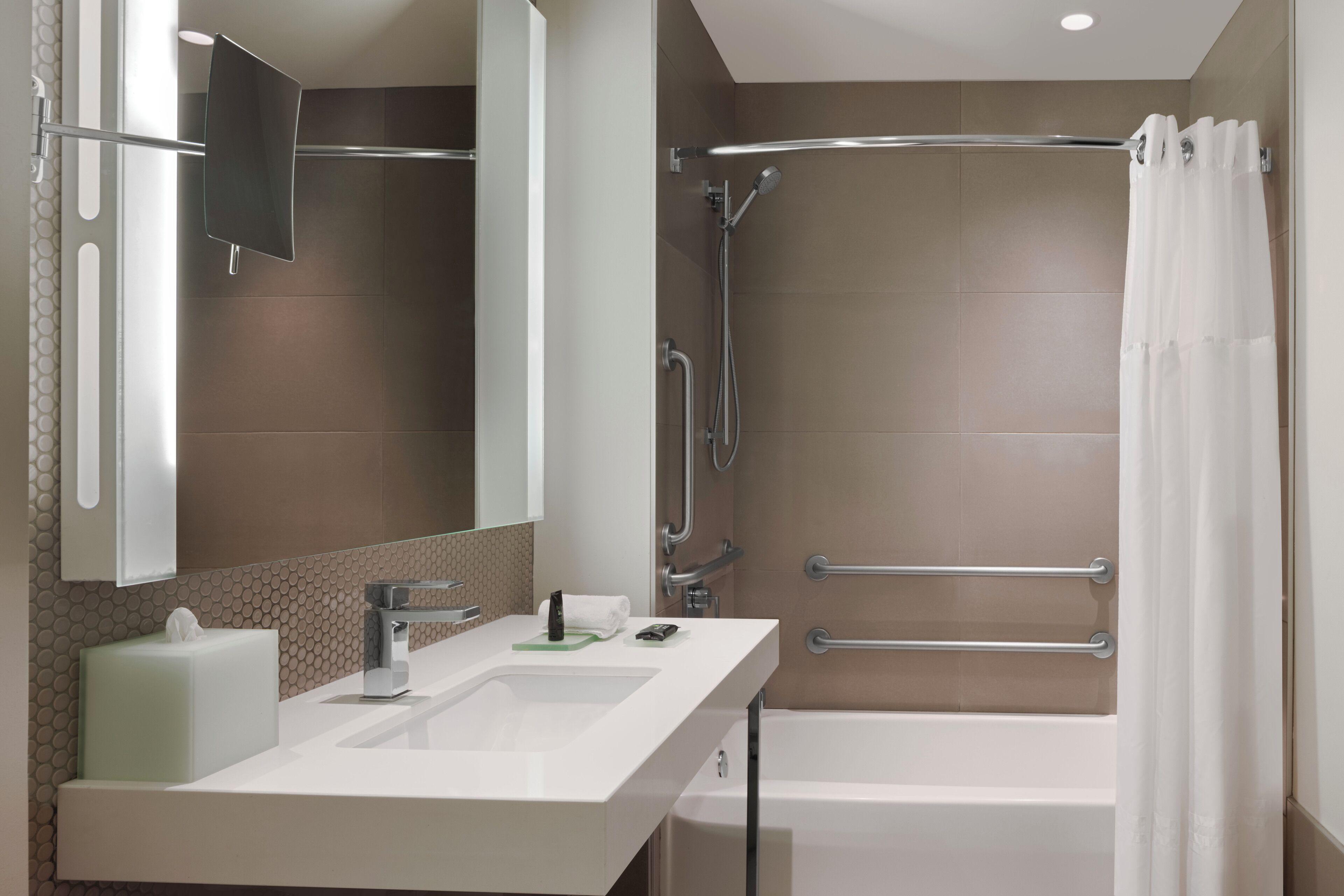 Queen Room Two Queen Beds Accessible Tub Disability Access
