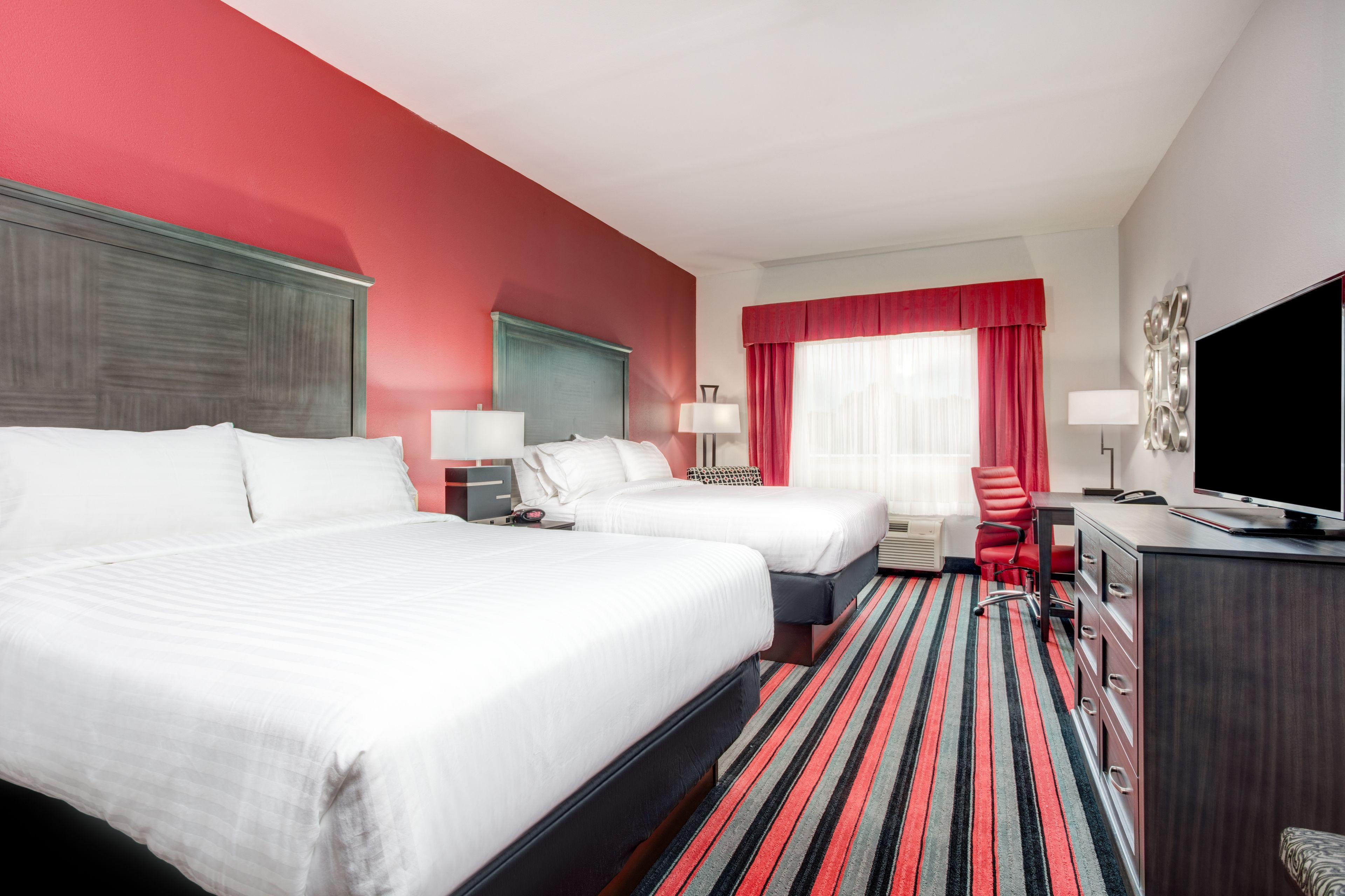 Queen Room Two Queen Beds Hearing Accessible or Non-Smoking