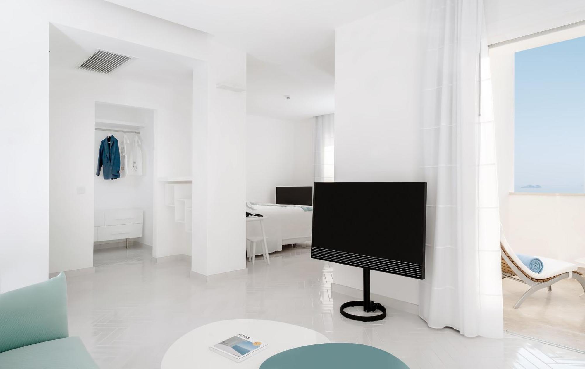 Deluxe Double or Twin Room Sea View