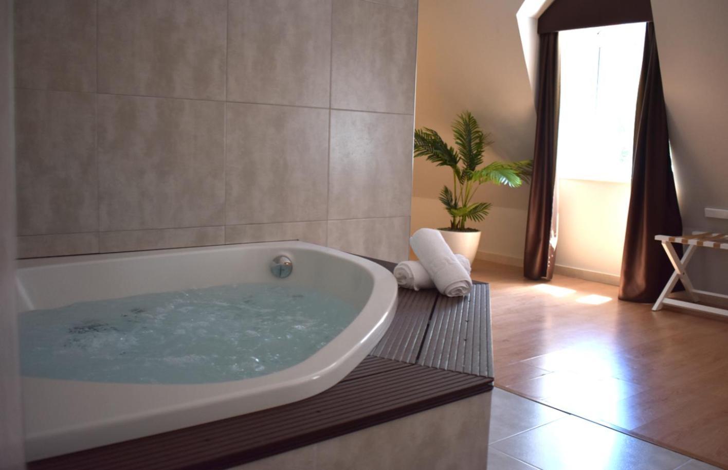 Suite Spa Bath