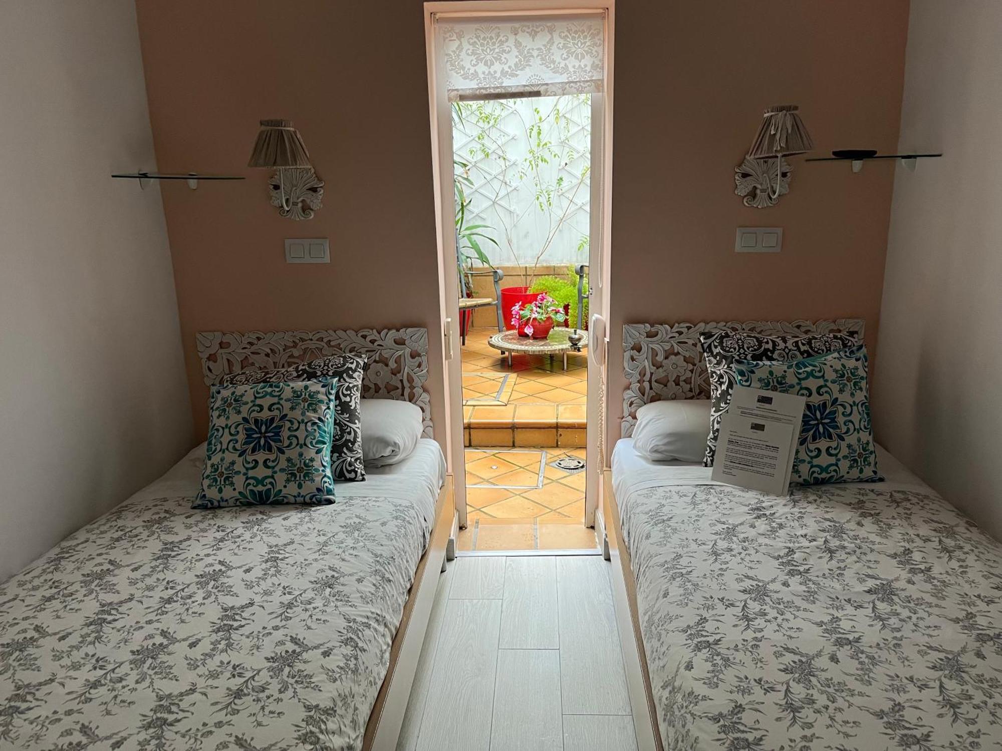 Twin Room,1722905974:JPEG
