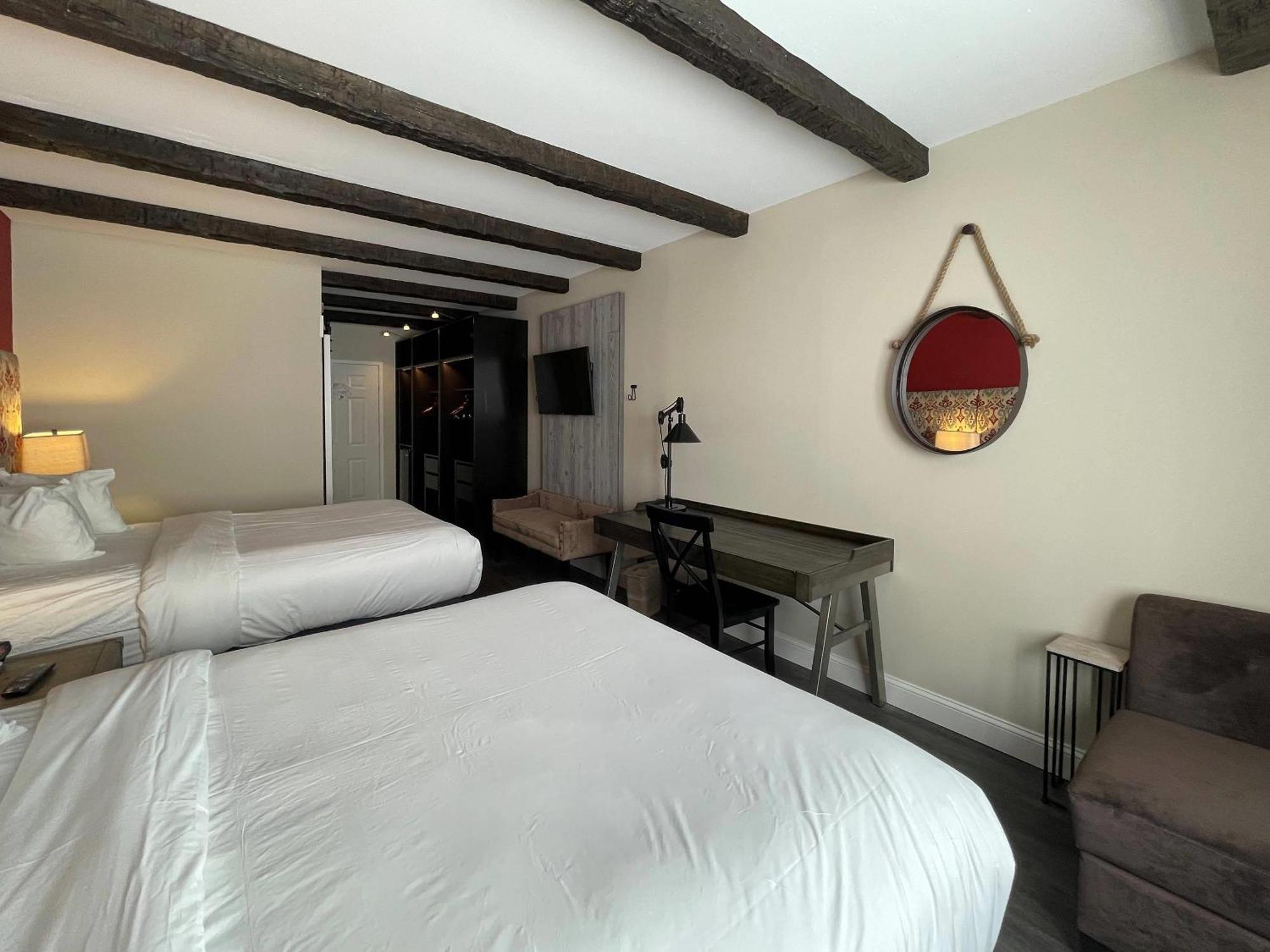 Upgrade Queen Room Two Queen Beds Non-Smoking