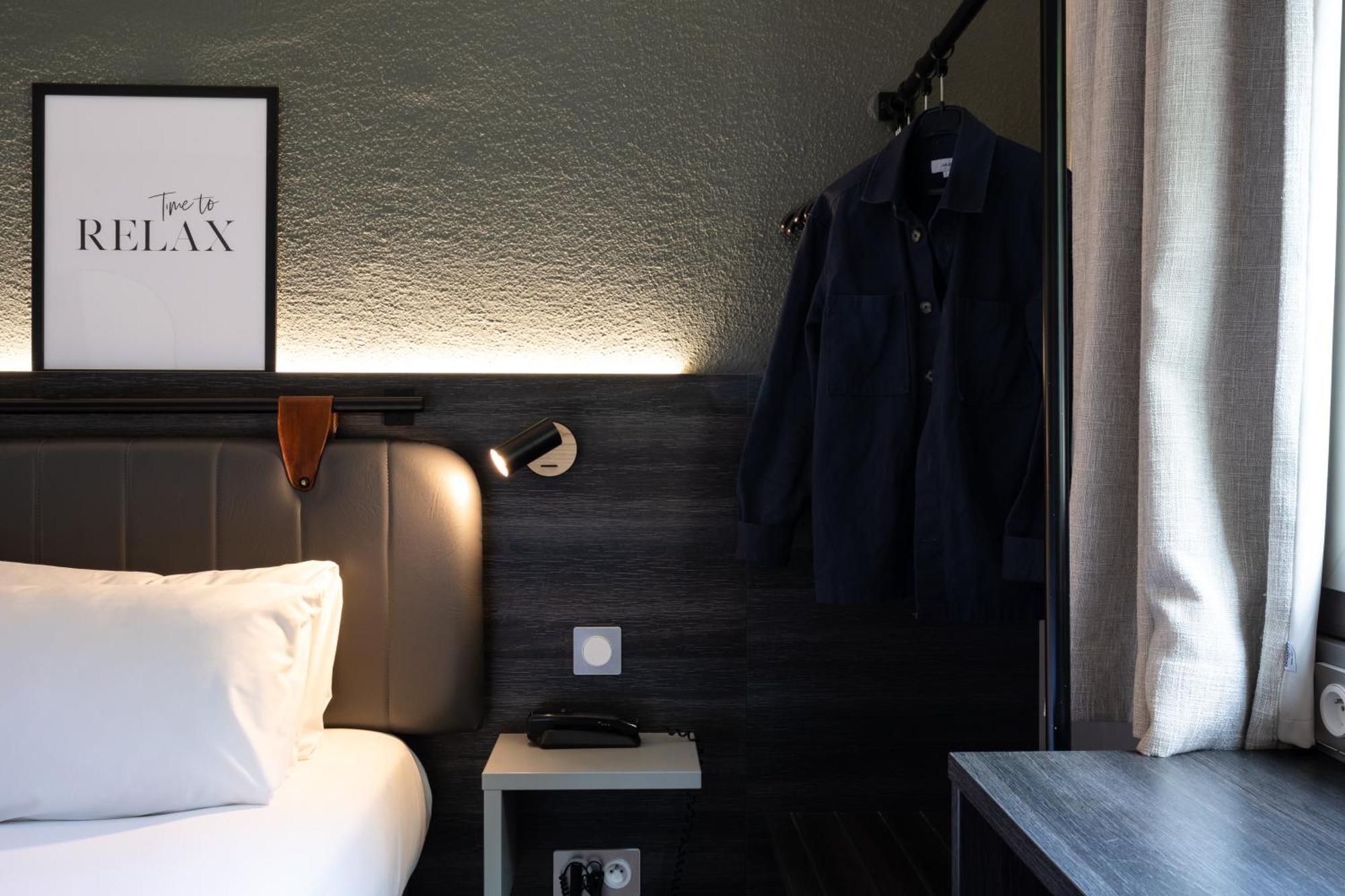 Standard Double Room Queen Bed