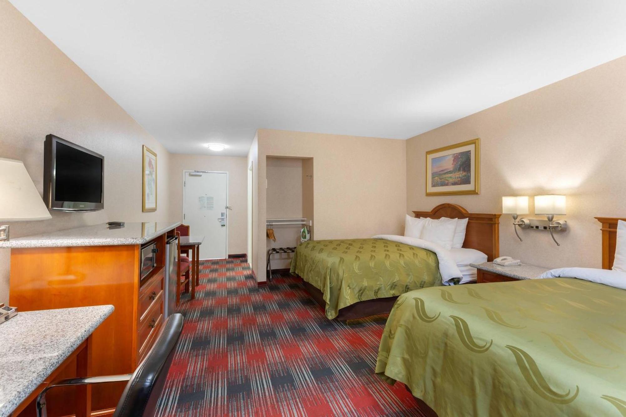 Accessible Room 2 Queen Beds Roll Shower Non Smoking