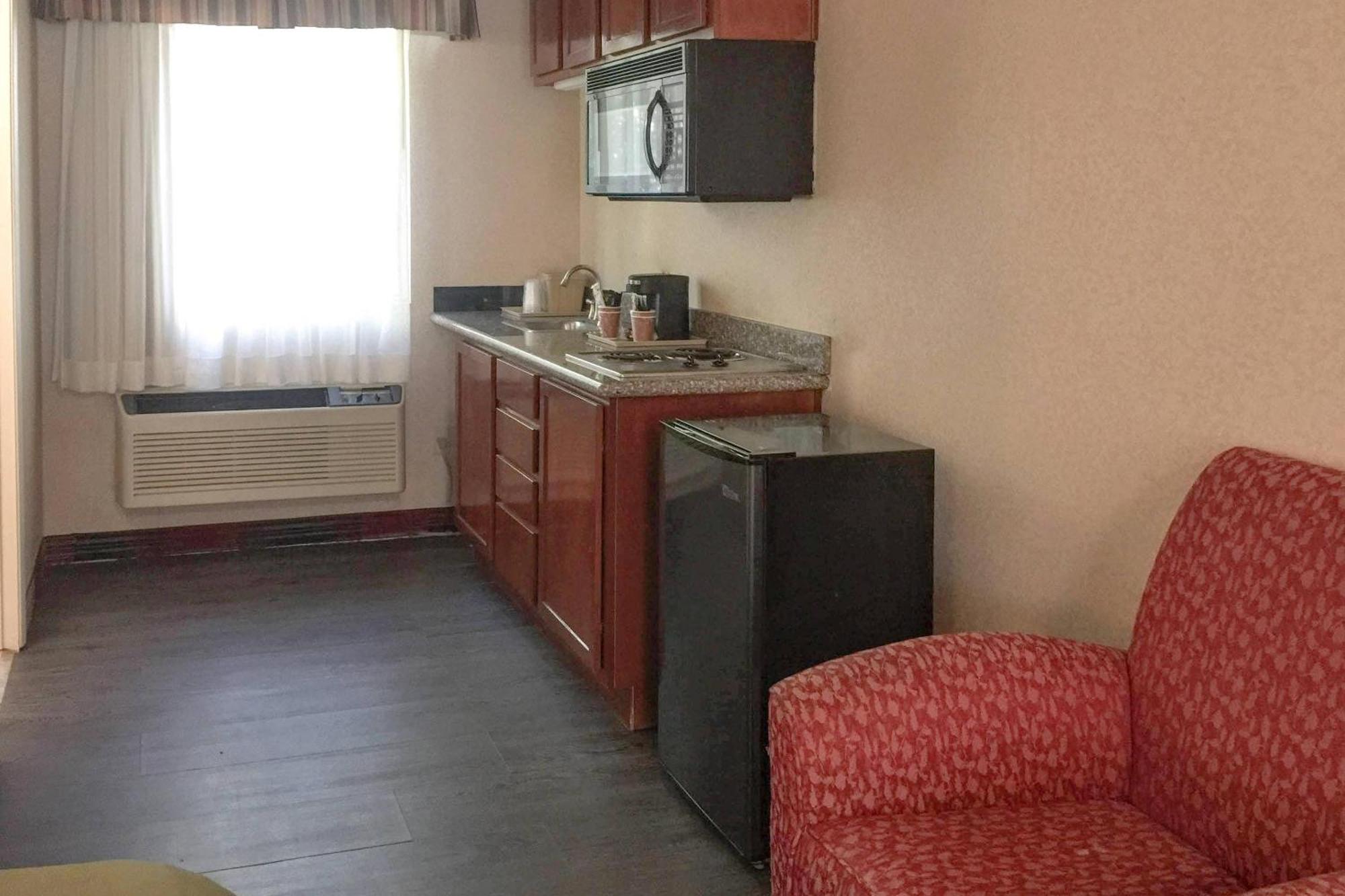 Deluxe Room 2 Queen Beds Kitchenette Non Smoking