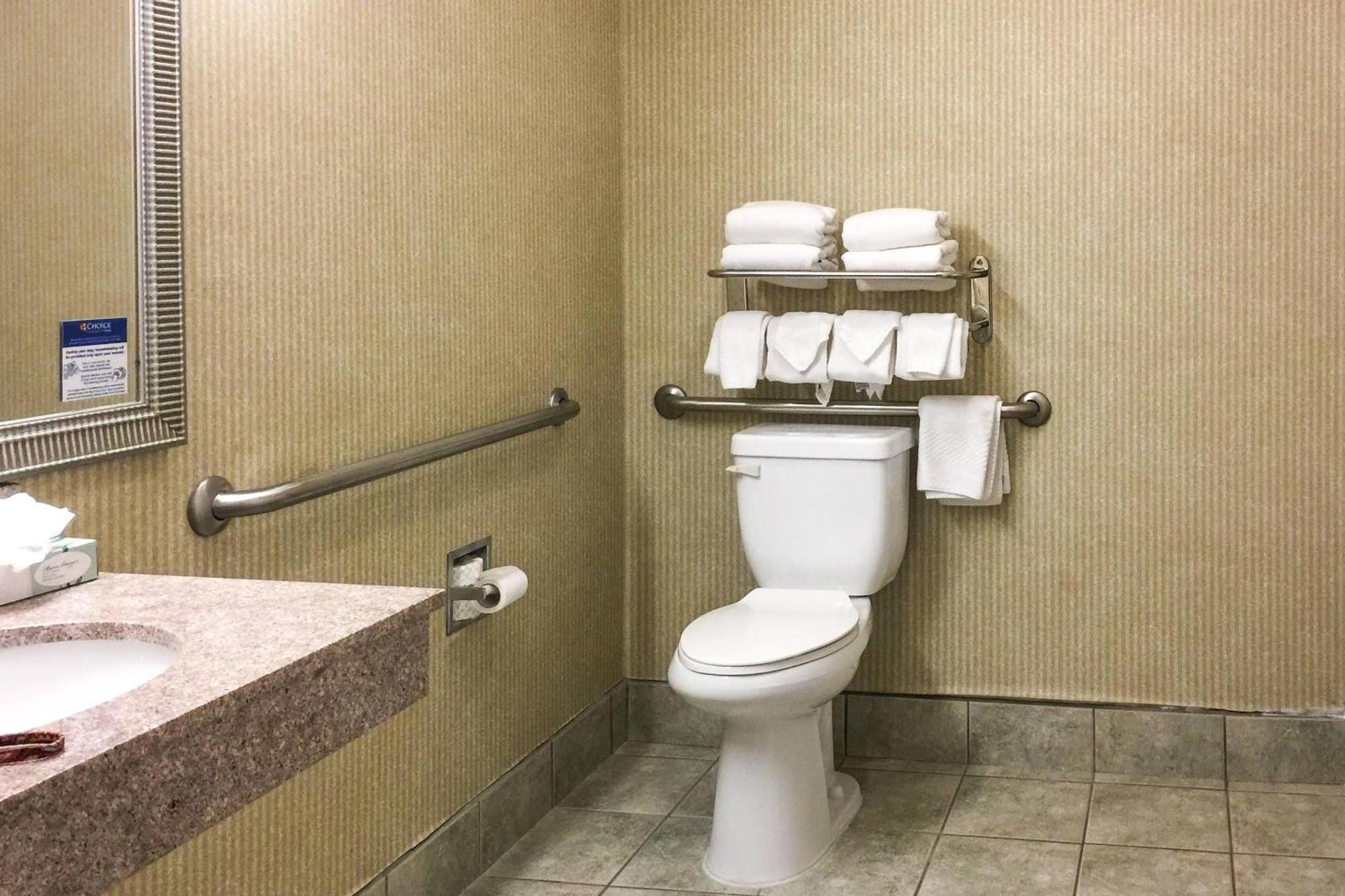 Accessible Room 2 Queen Beds Roll Shower Non Smoking
