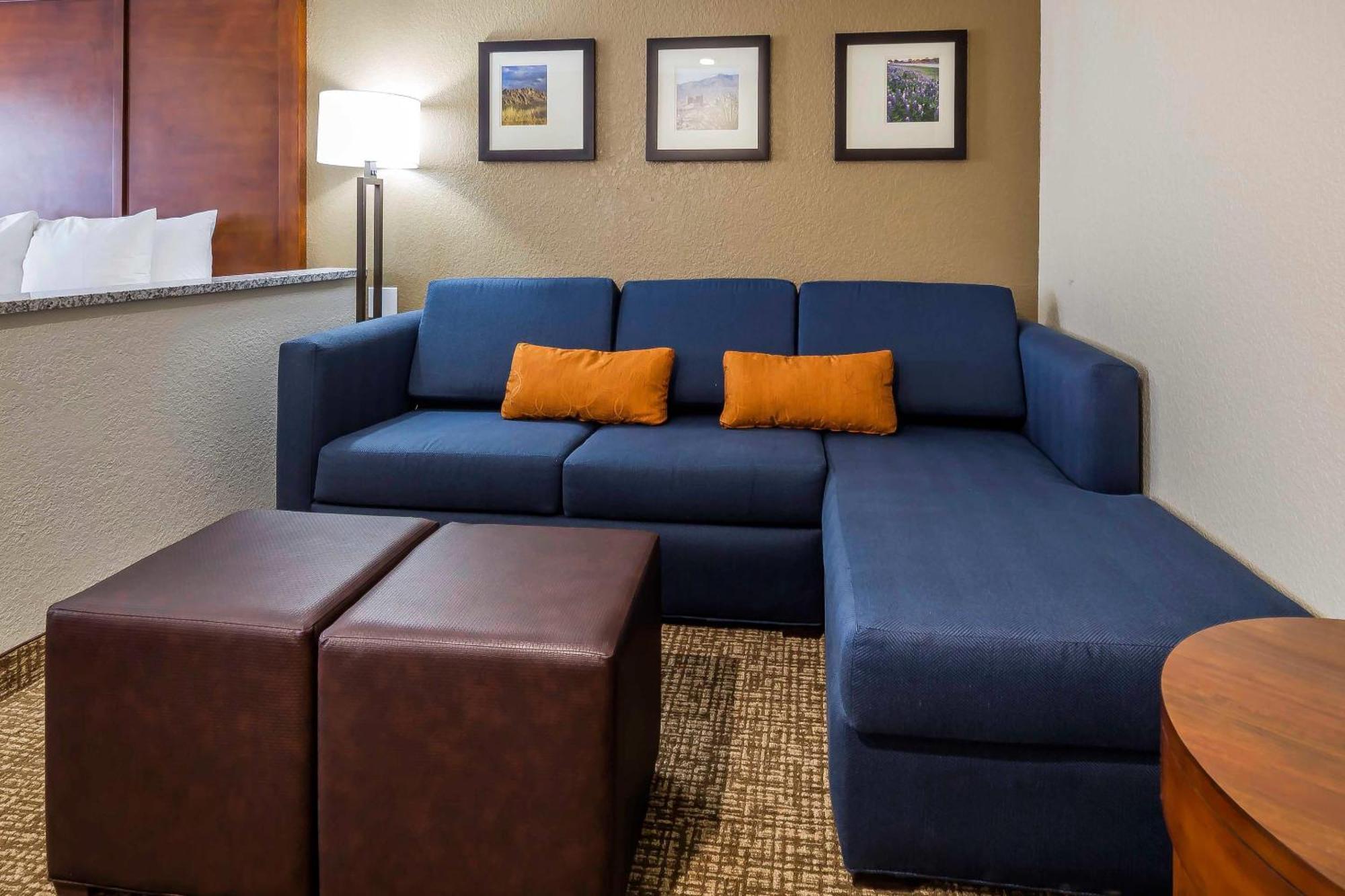 Queen Suite with Two Queen Beds - Non-Smoking