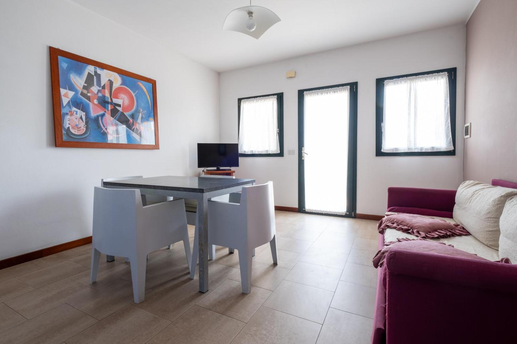 Two-Room Family Apartment Private Garden Ground Floor