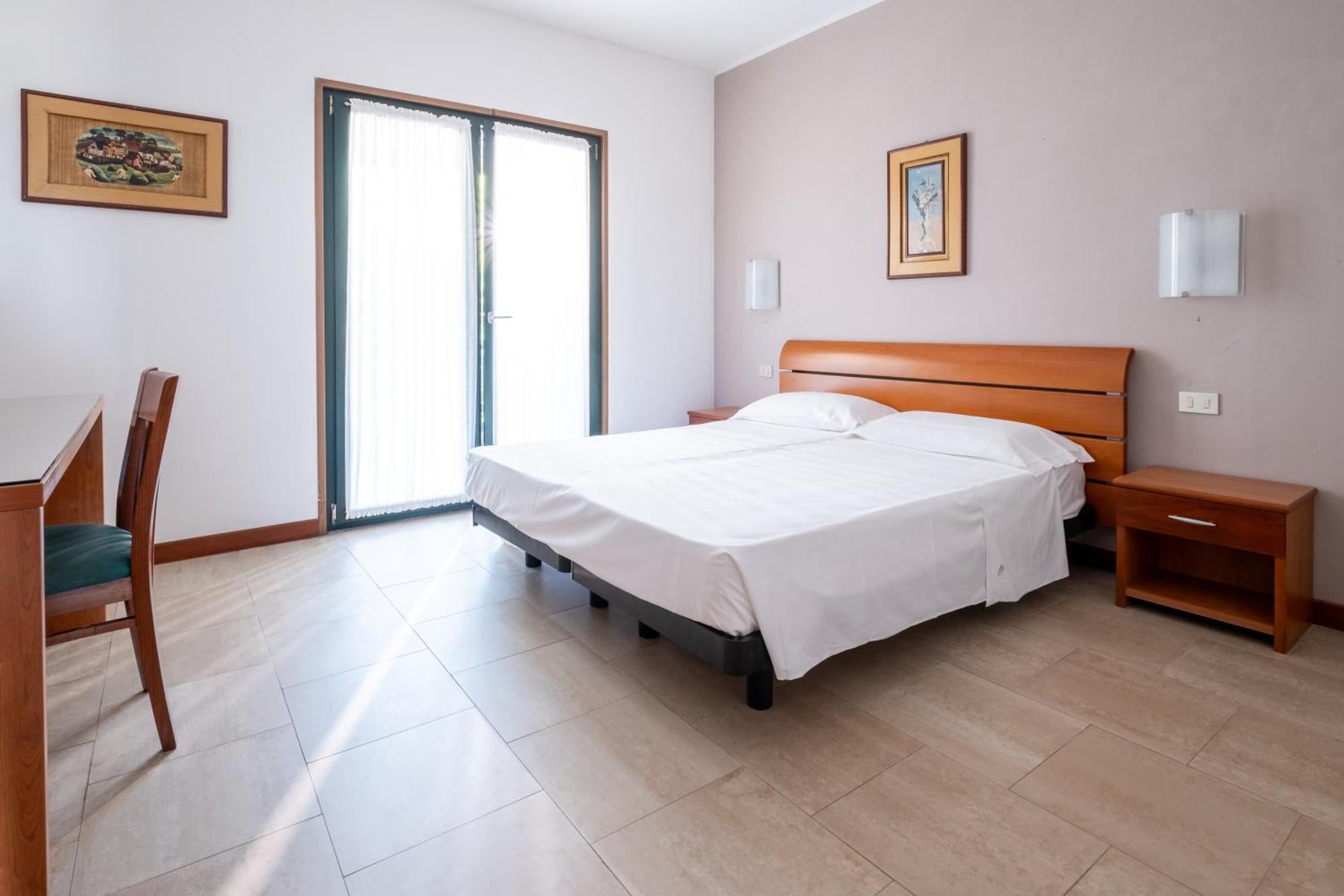 Two-Room Family Apartment Private Garden Ground Floor