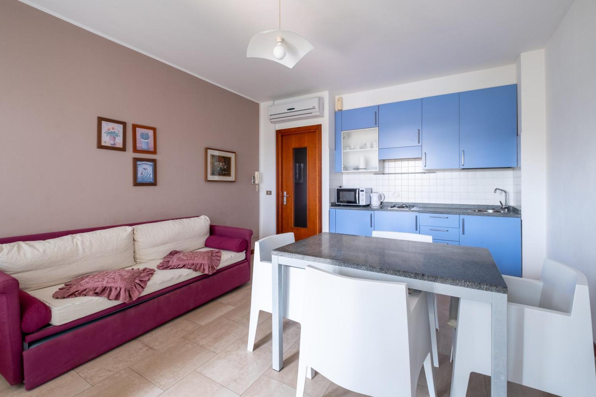 Two-Room Family Apartment Private Garden Ground Floor