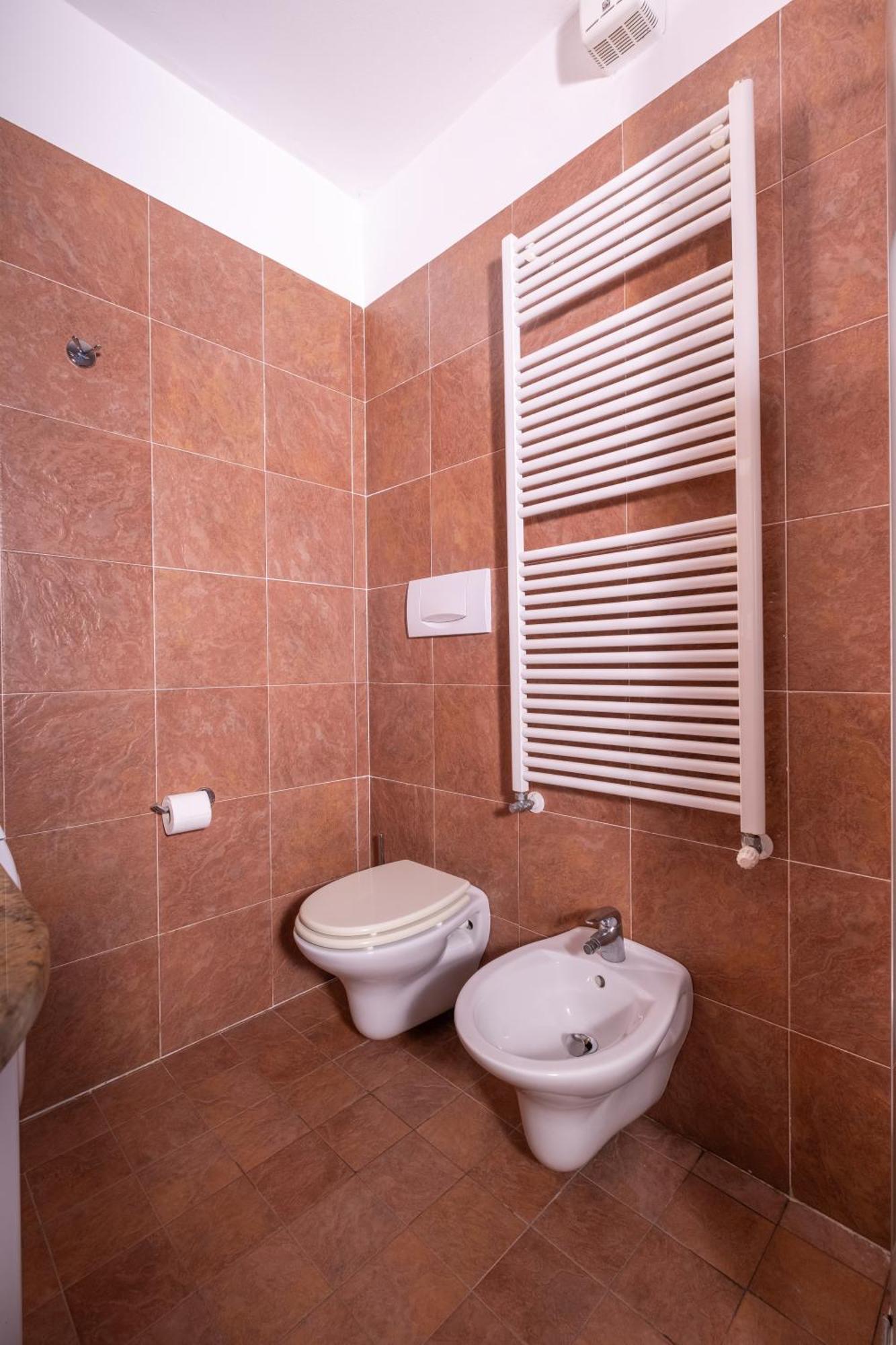 Two-Room Family Apartment Private Garden Ground Floor