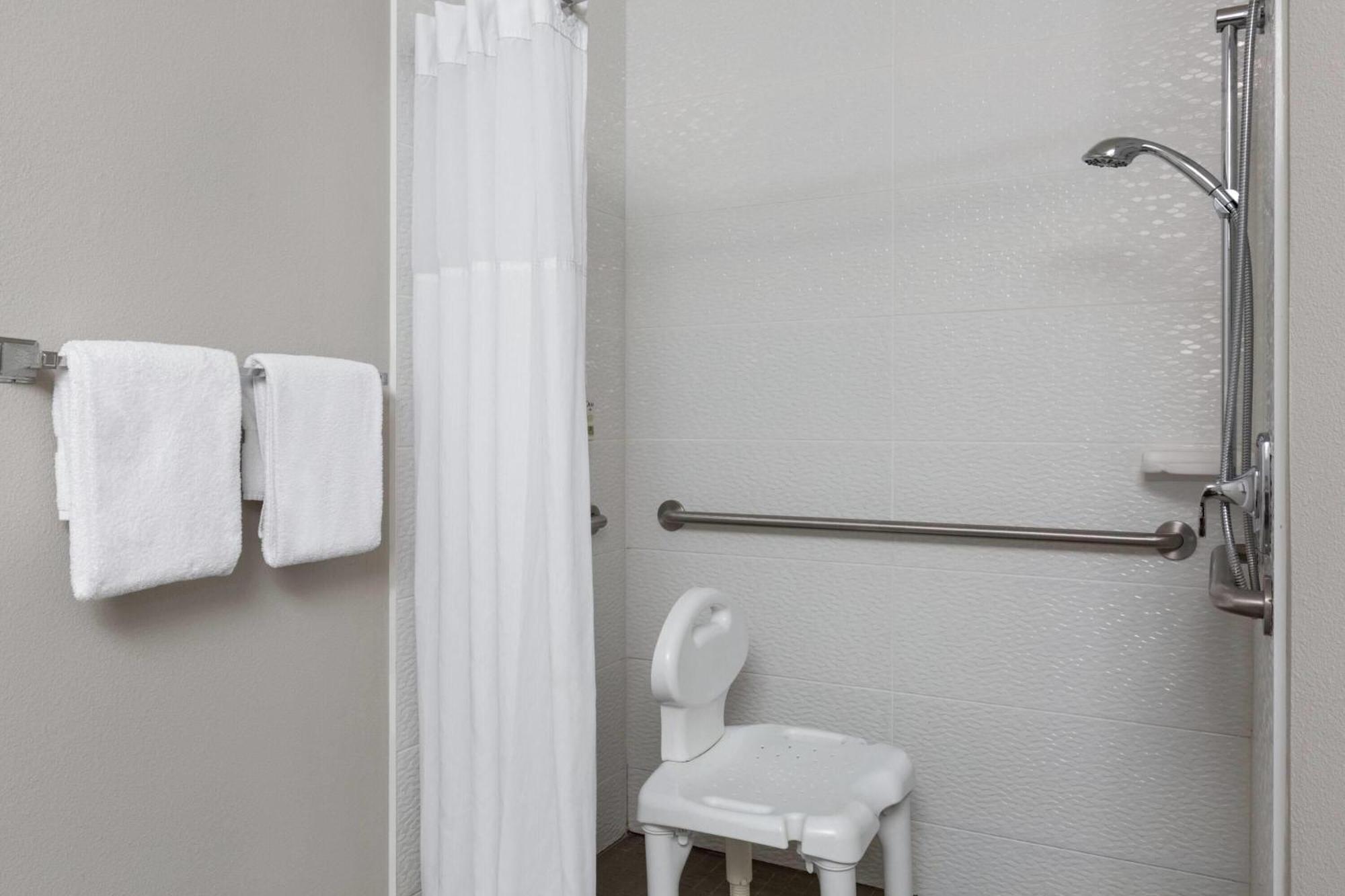 Queen Room with Two Queen Beds - Disability Access