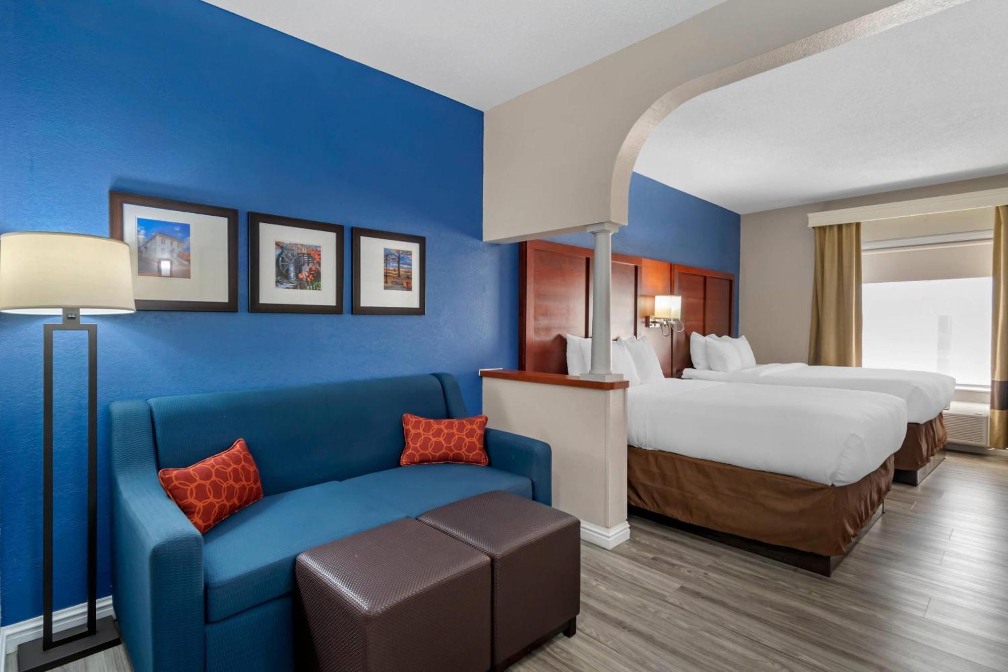 Suite with Two Queen Beds - Accessible/Non-Smoking