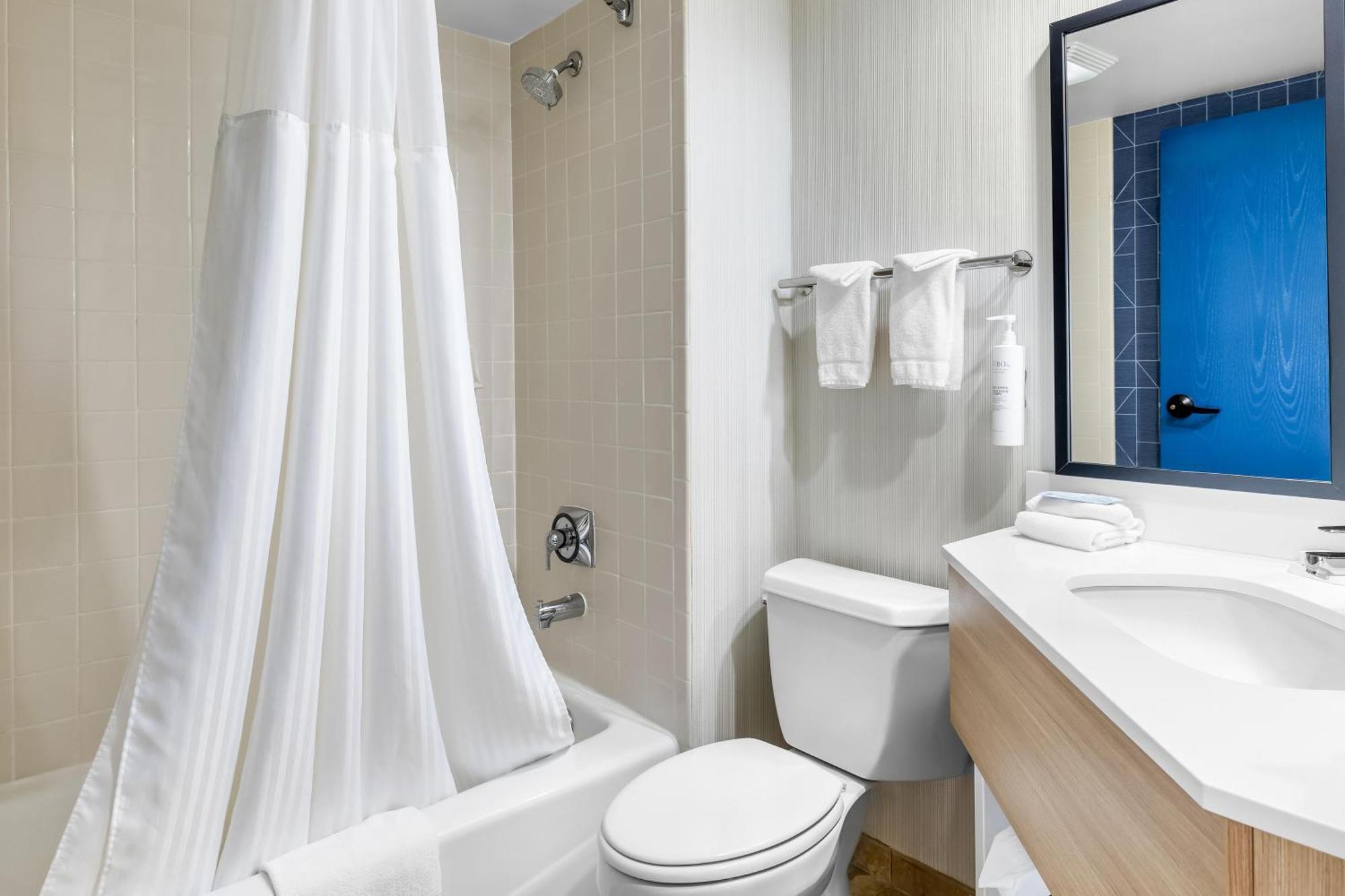 King Room with Sofa Bed - Non-Smoking,1722934046:JPEG