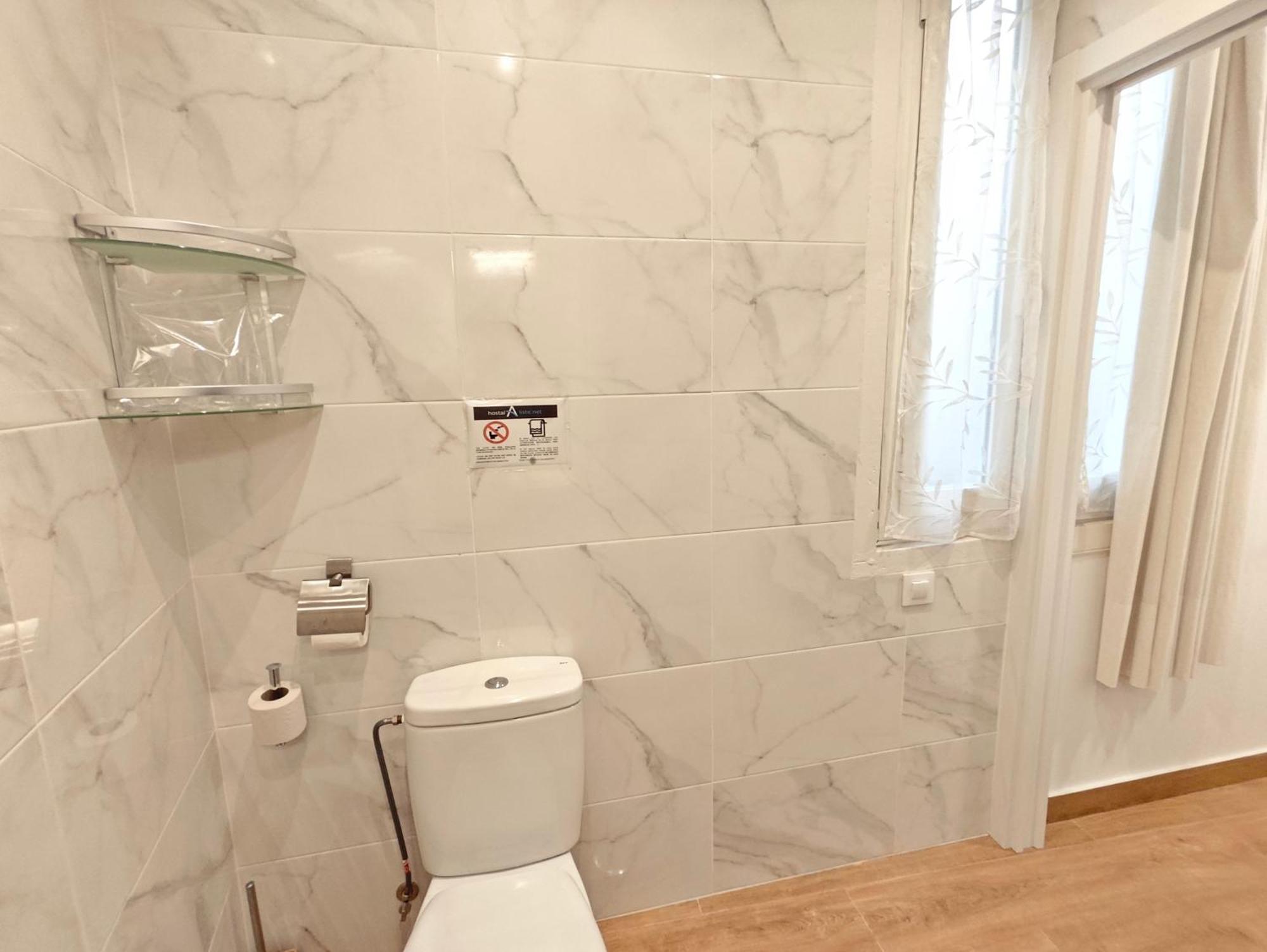 Triple Room Private Bathroom