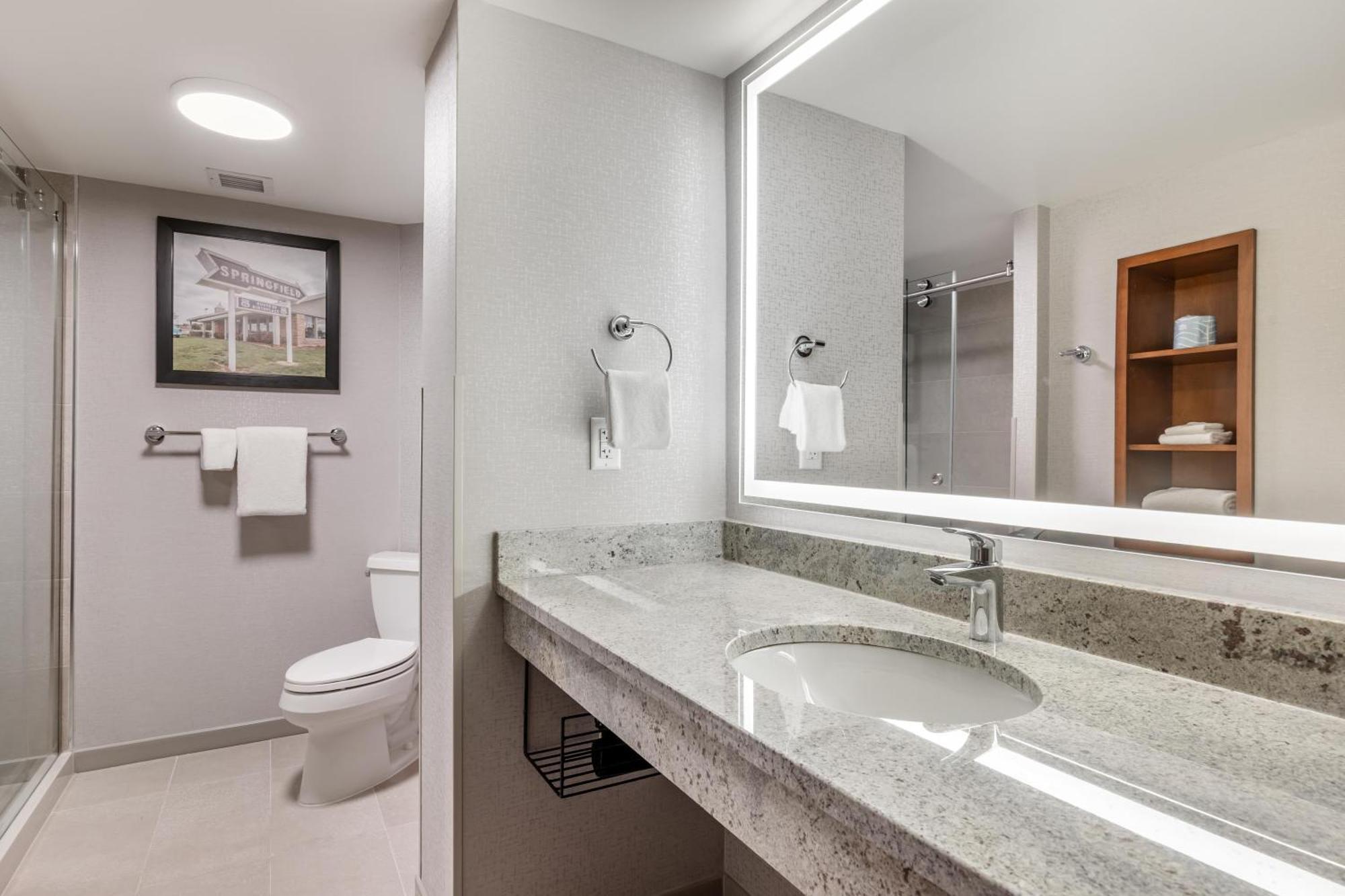 Deluxe Queen Room with Two Queen Beds,1722957086:JPEG