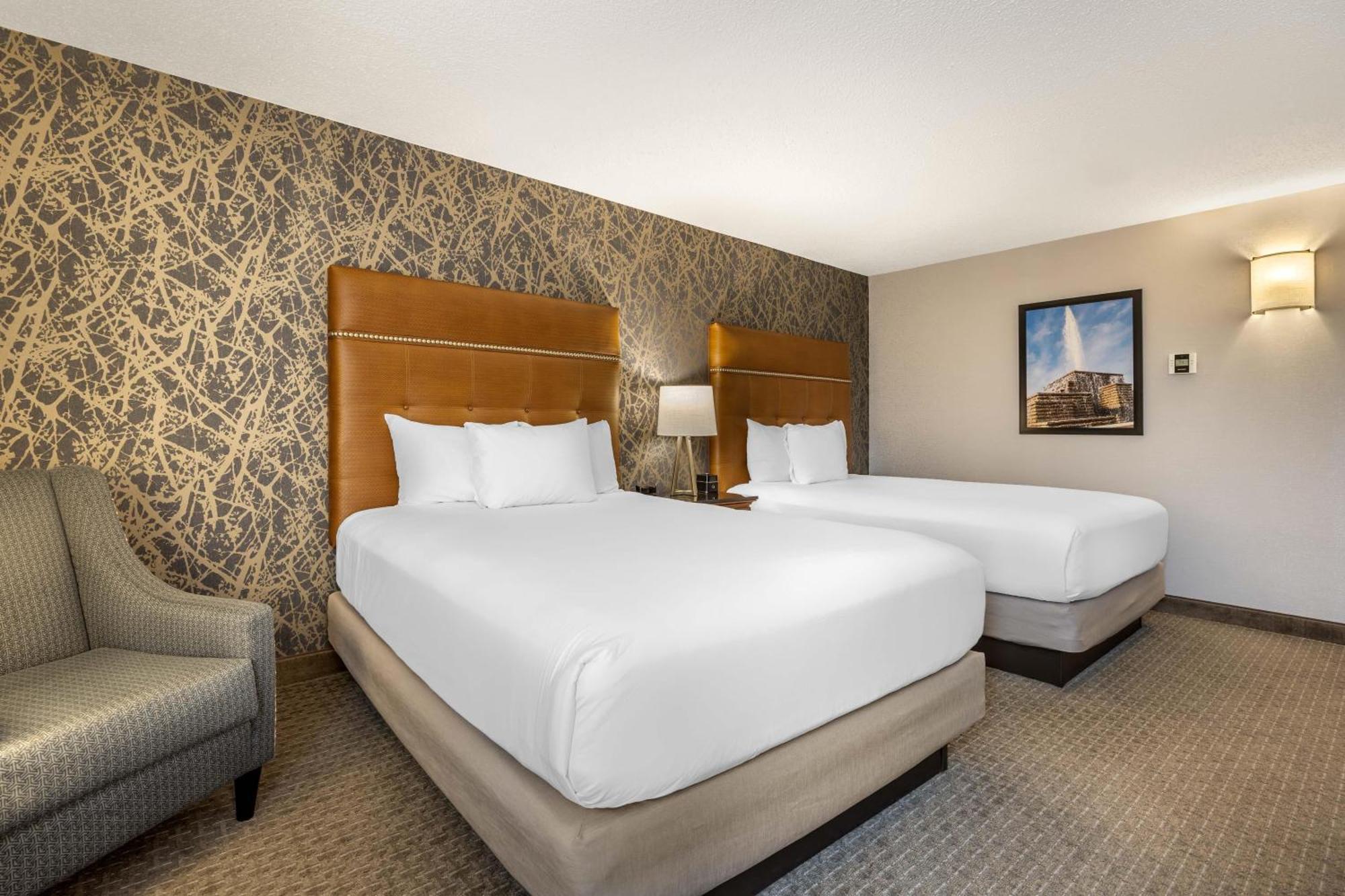 Deluxe Queen Room Two Queen Beds