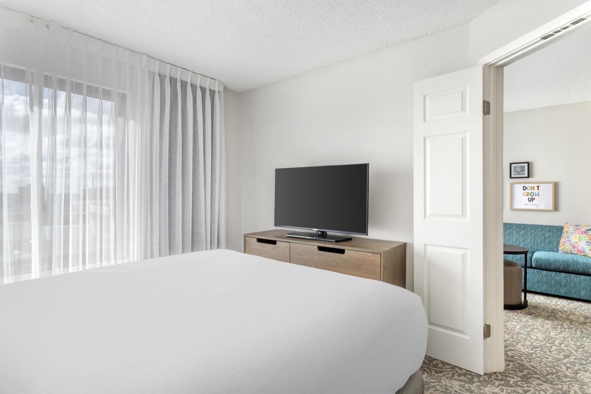 One-Bedroom Queen Suite Bathtub Mobility Accessible