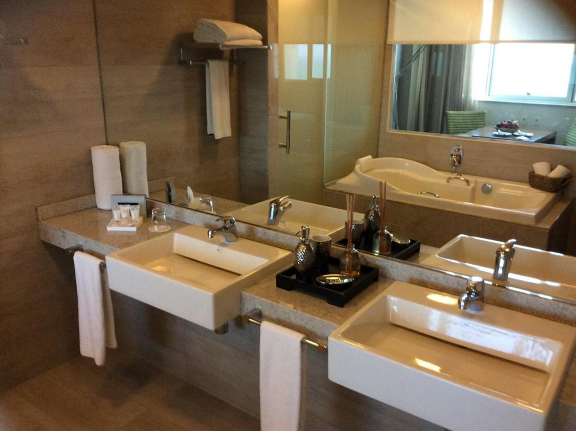 King Suite Sea View