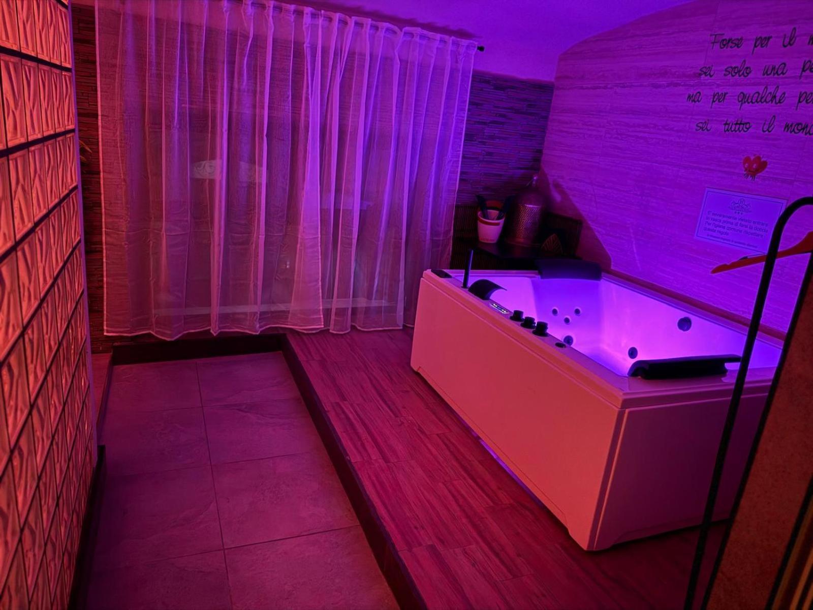 Queen Suite Spa Bath