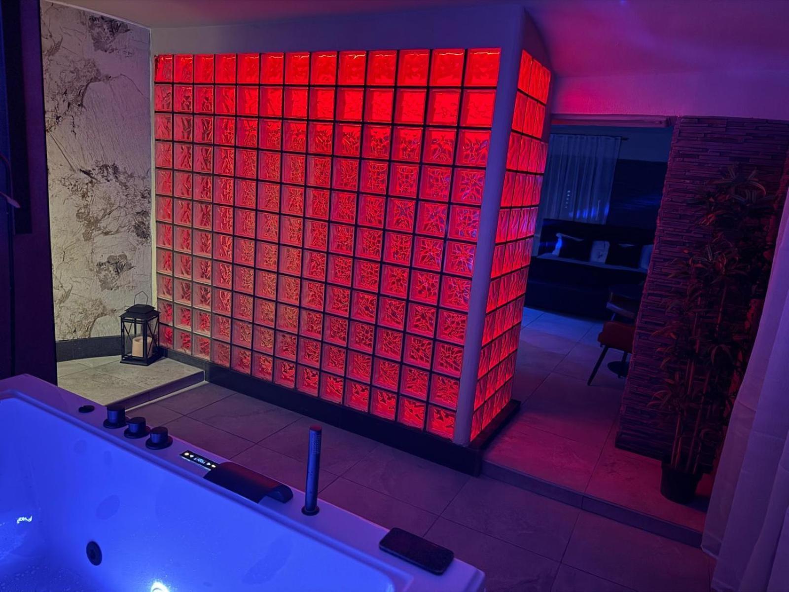 Queen Suite Spa Bath