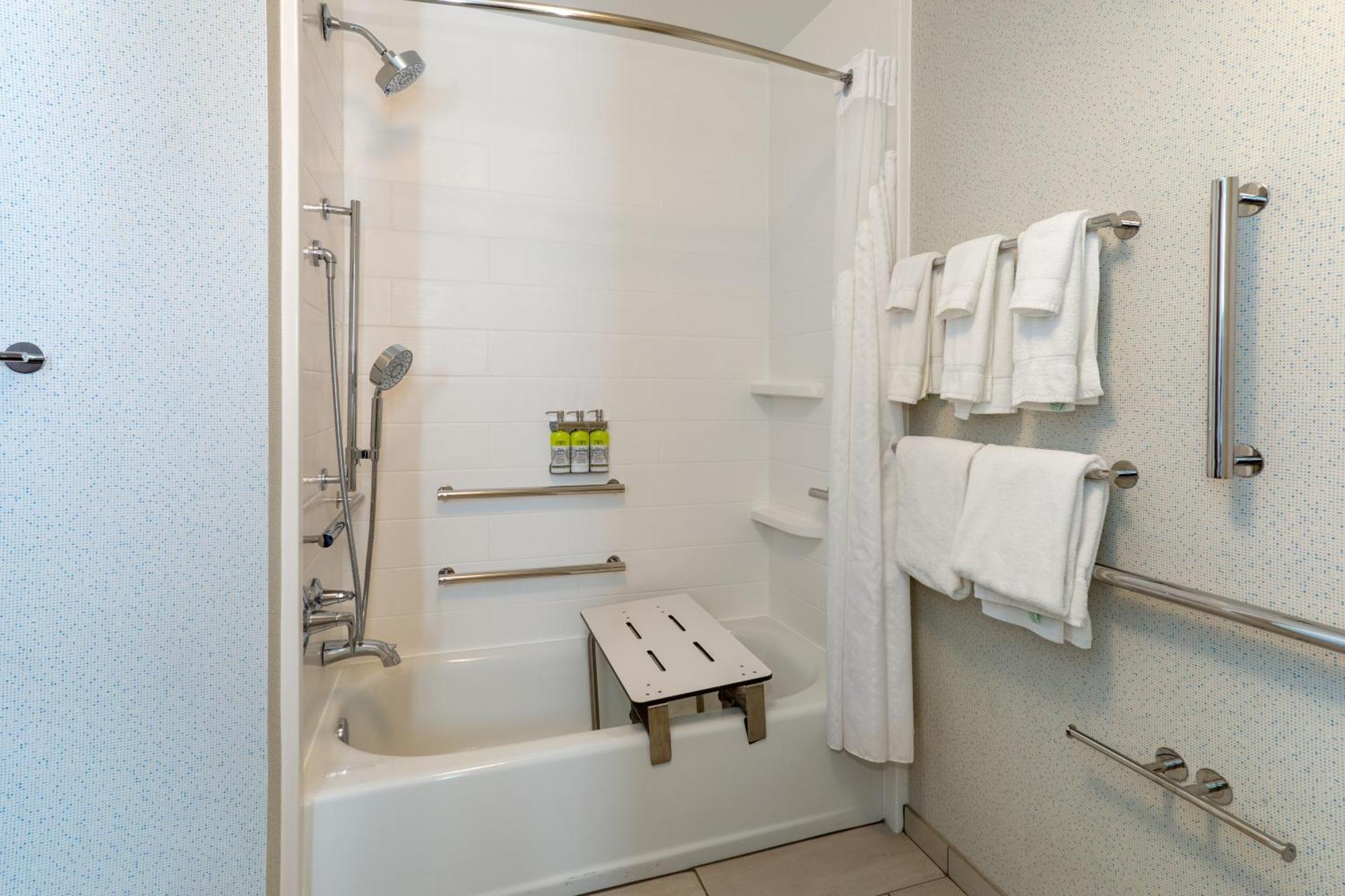 King Room Hearing Access Non-Smoking