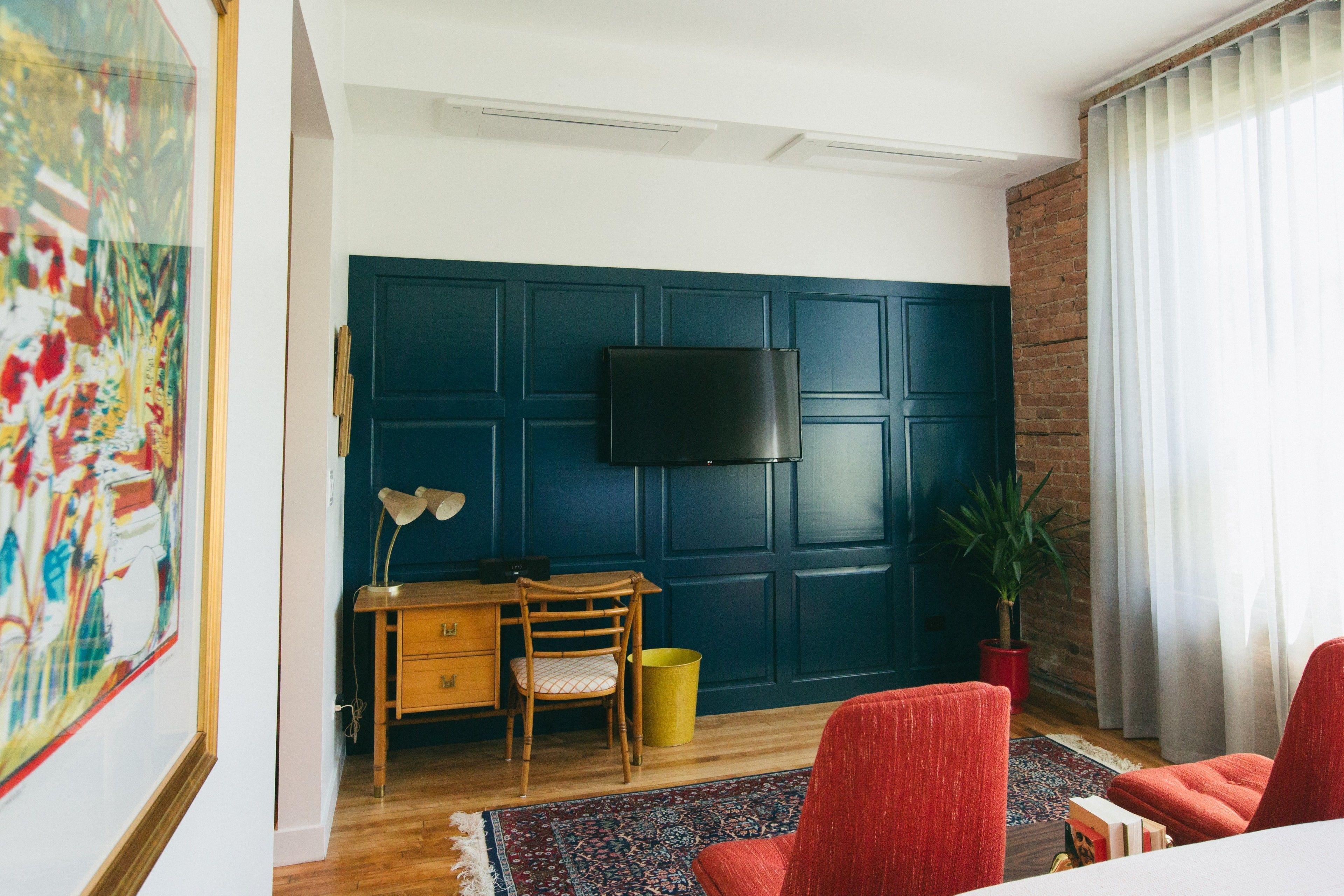 Bellow Room