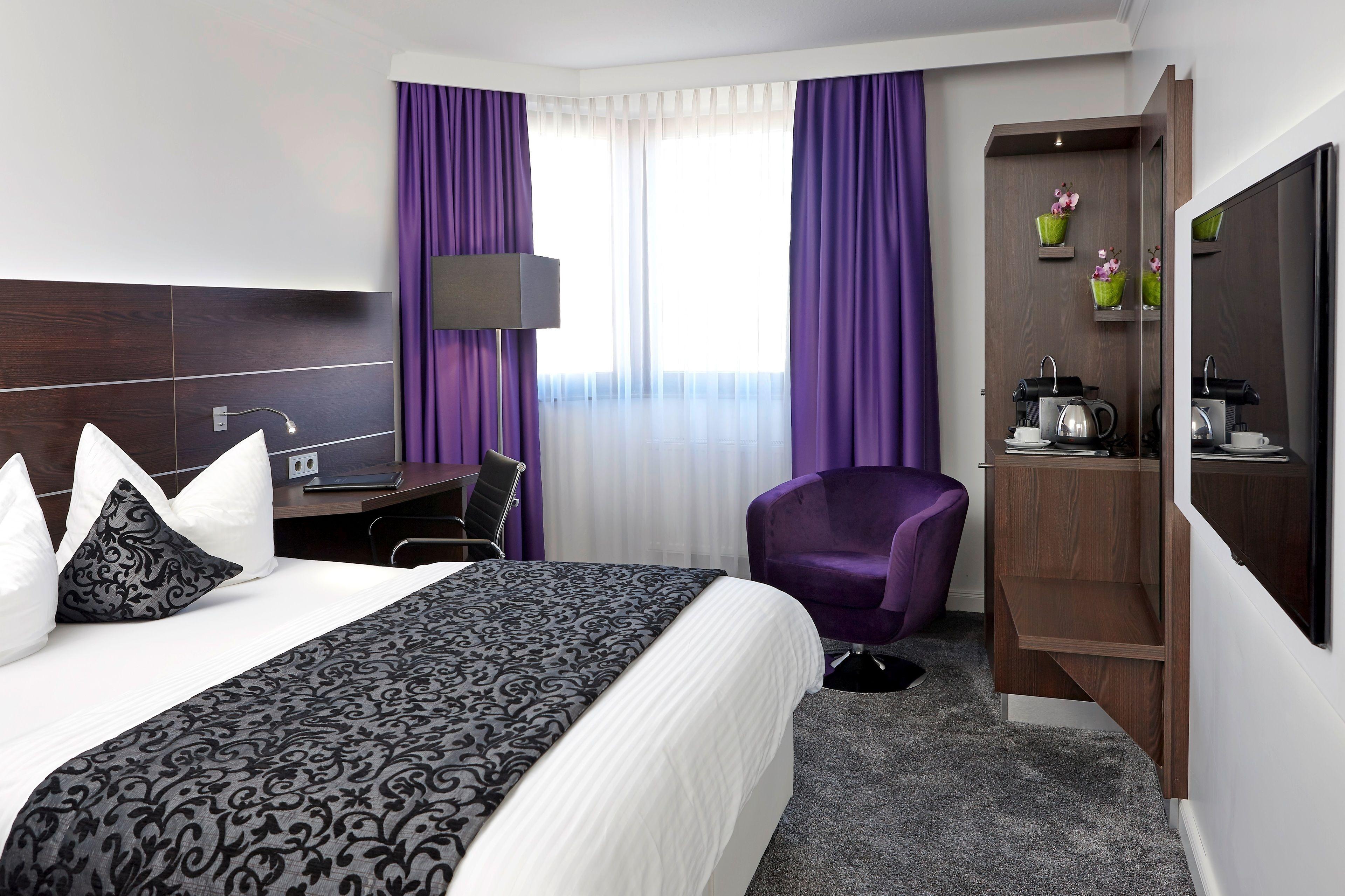 Double Room Queen Size Bed