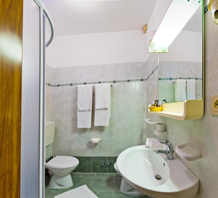 Triple Room,172957620:JPEG