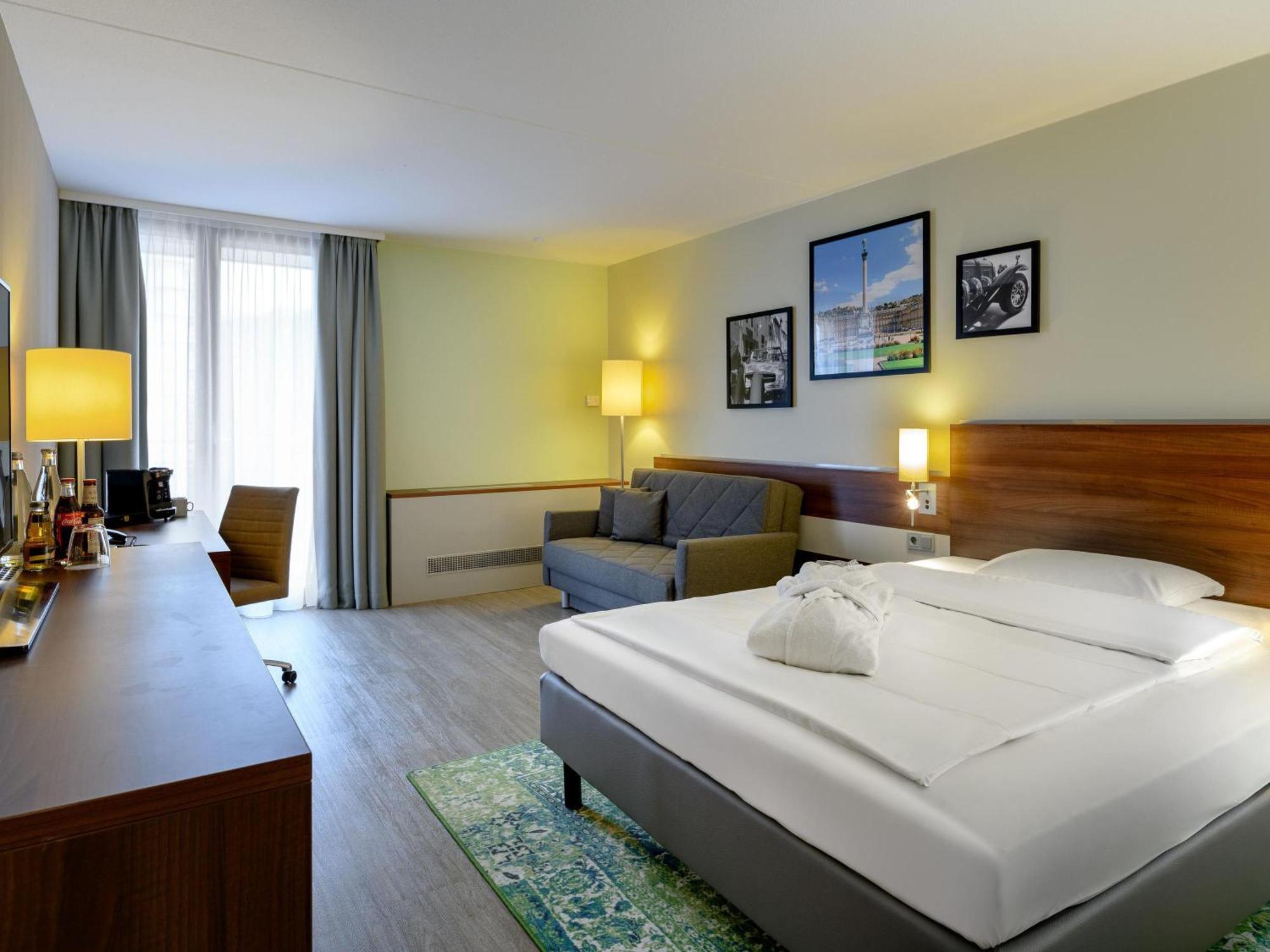 Standard Queen Room