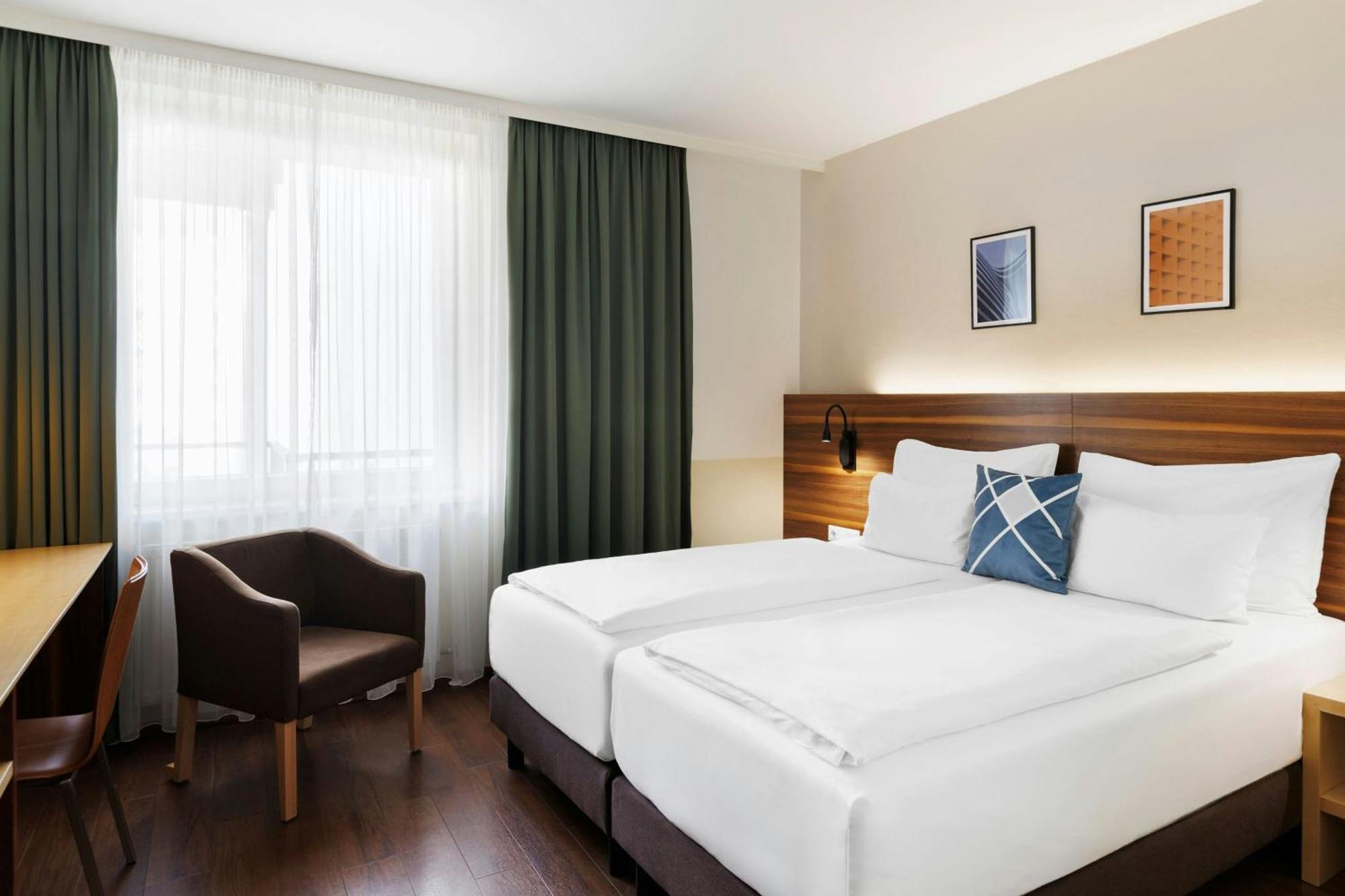 Standard Twin Room Two Twin Beds