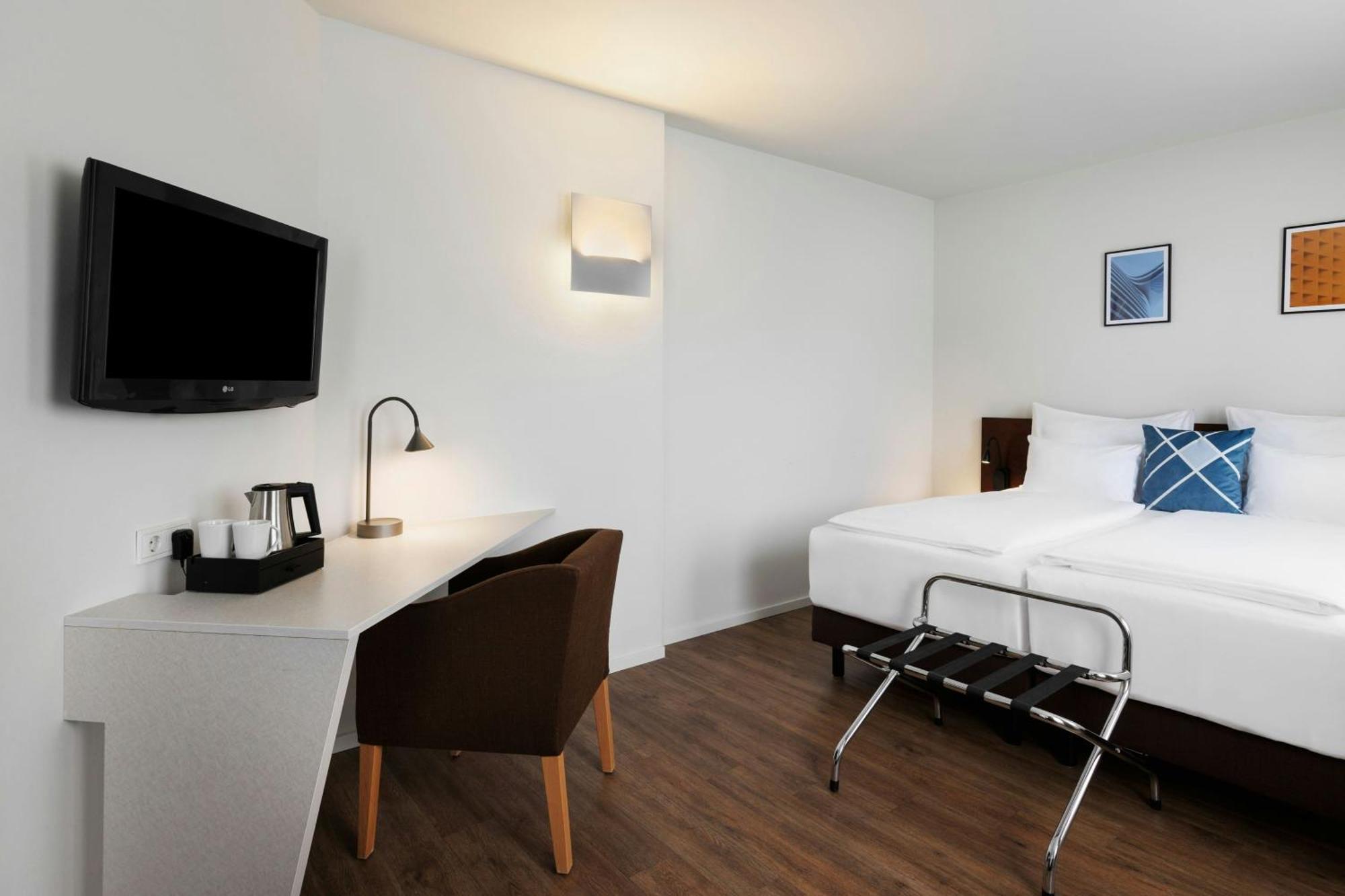 Large Triple Twin Room