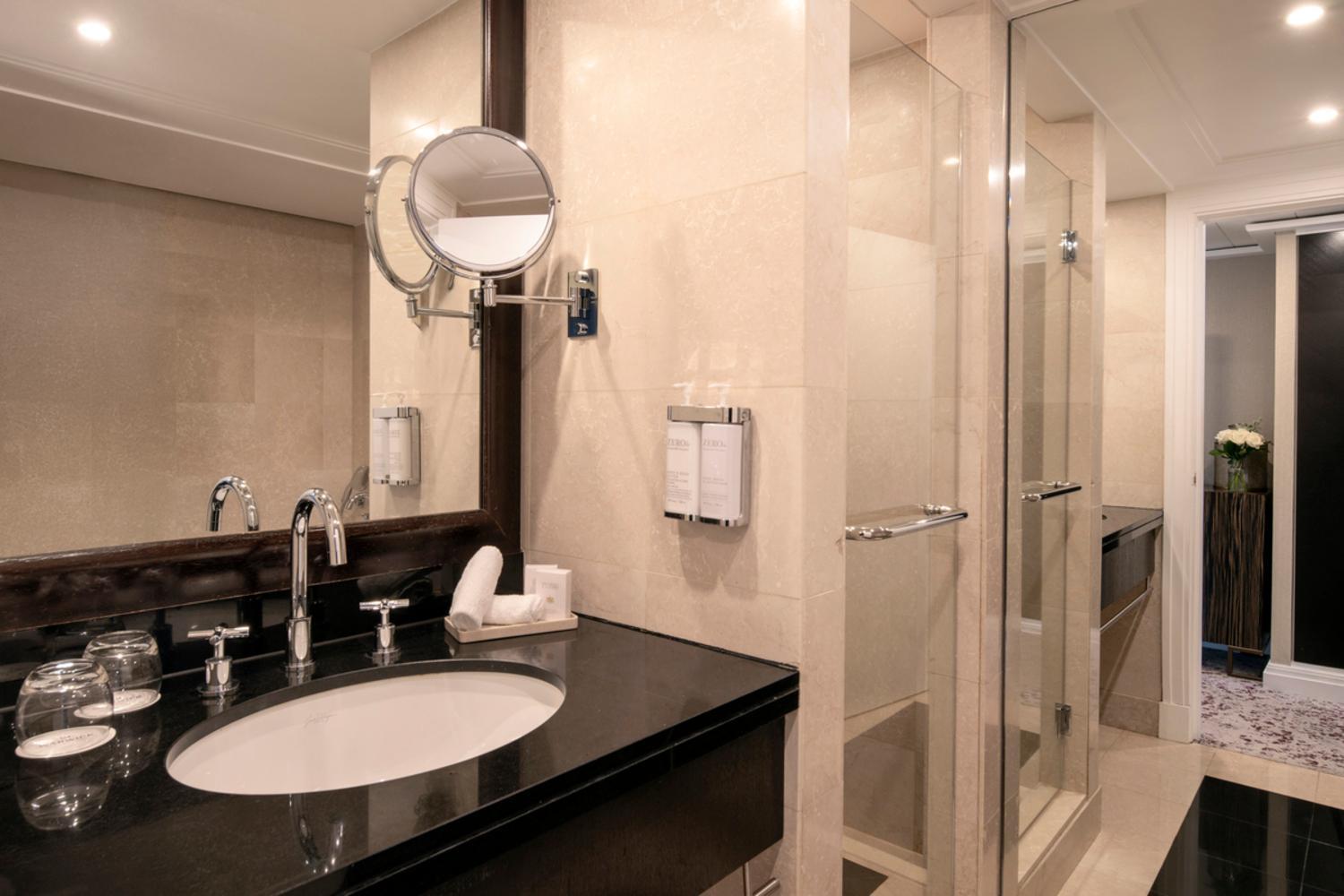 Montaigne Suite