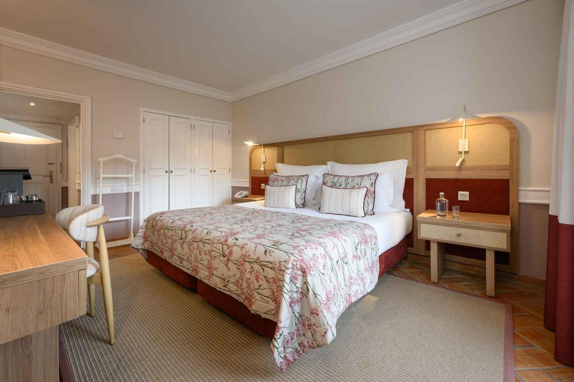 Standard Double or Twin Room Balcony