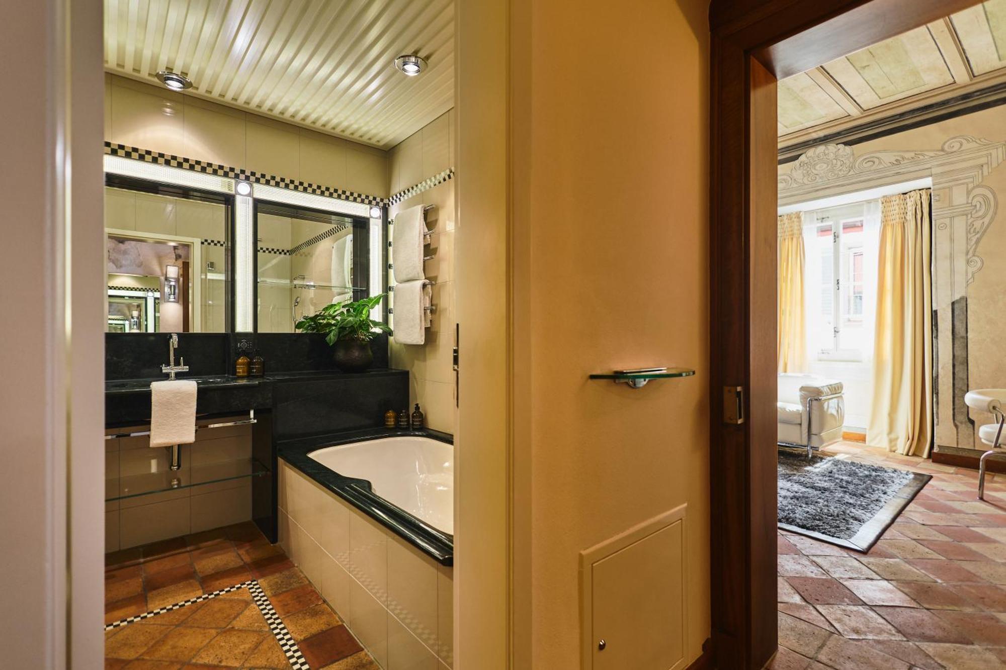 Quarto Deluxe com Cama de Casal ou 2 de Solteiro